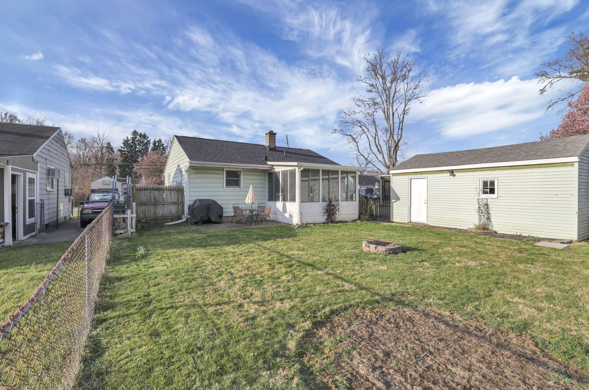 3744 Doney St, Columbus OH  43213-1717 exterior