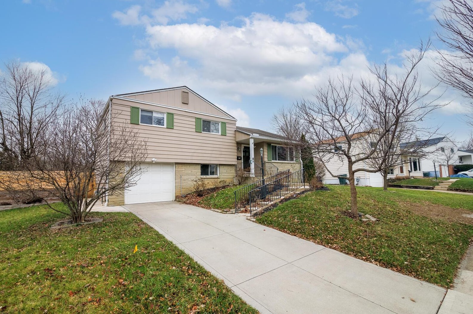 3069 Rightmire Blvd, Columbus, OH 43221-1661