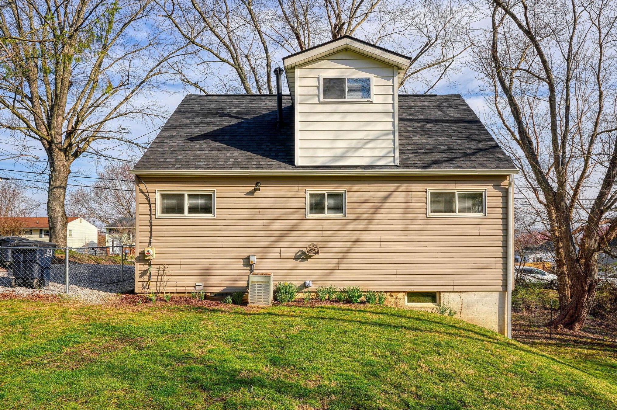 812 Spring St, Lancaster OH  43130-4753 exterior