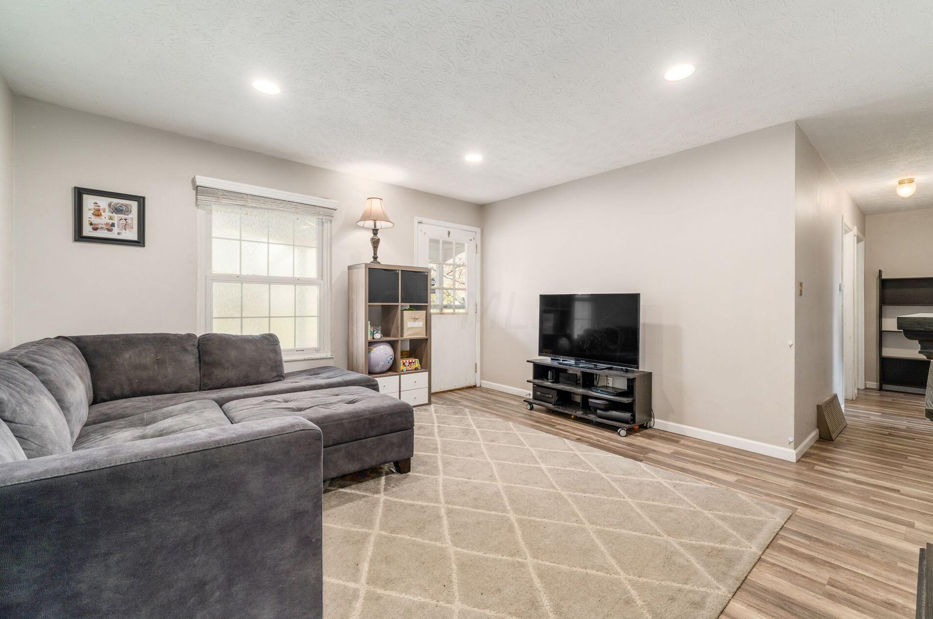 5348 Woodglen Rd, Columbus, OH 43214-1328