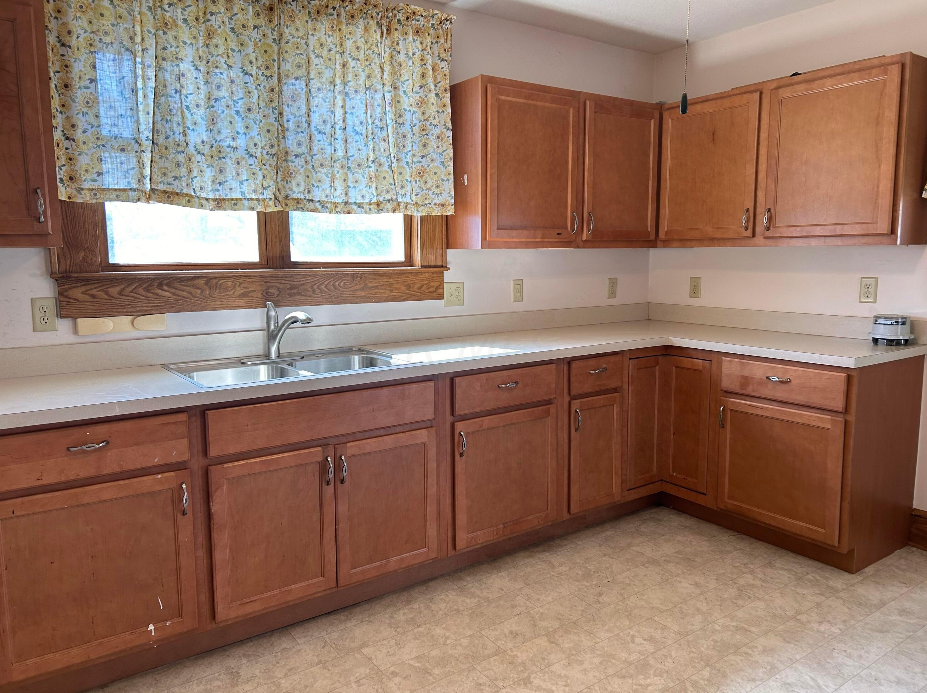 191 Wayne Ave, Columbus, OH 43204-3233
