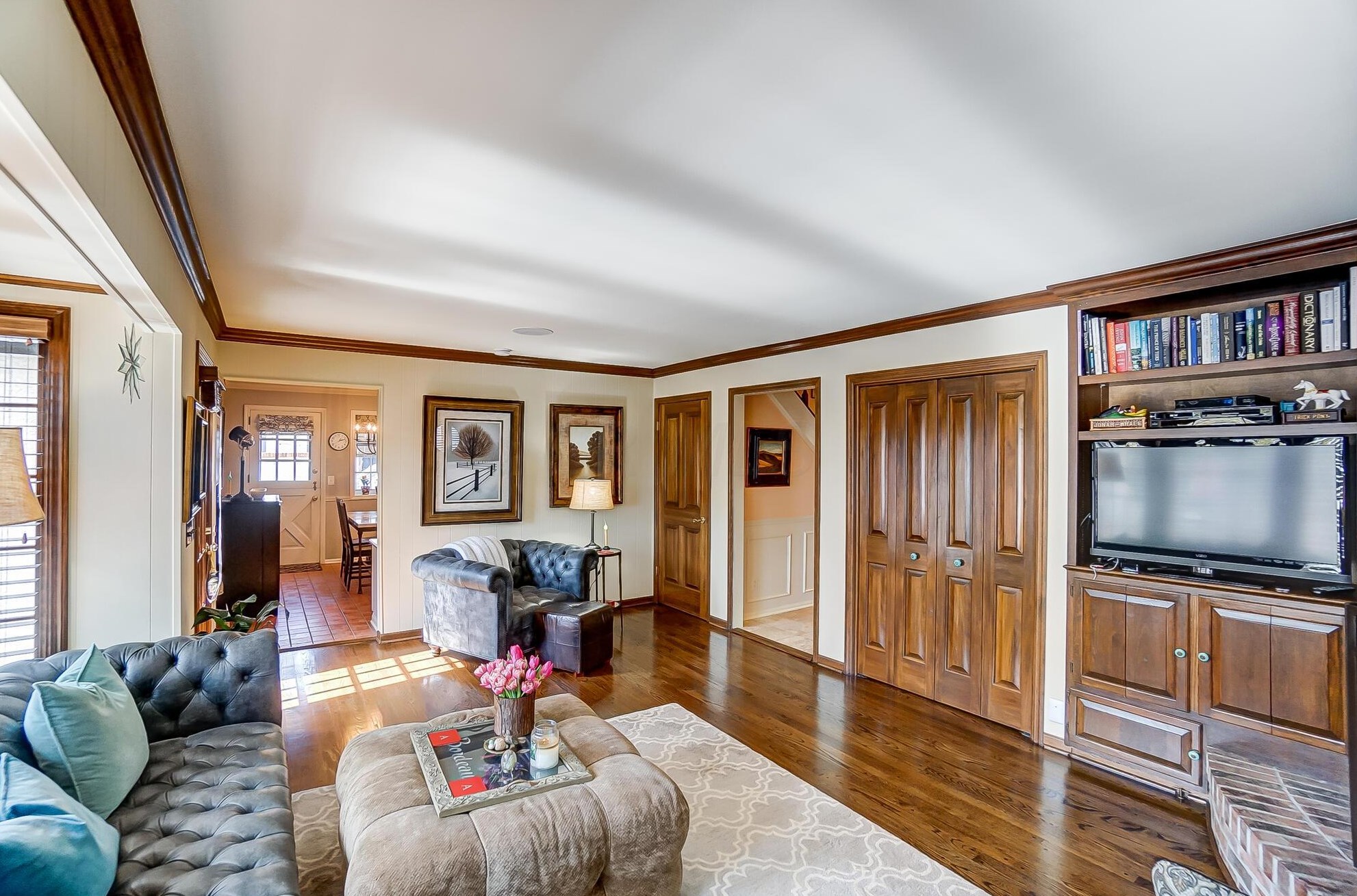 1385 Fountaine Dr, Columbus OH 43221-1523 exterior