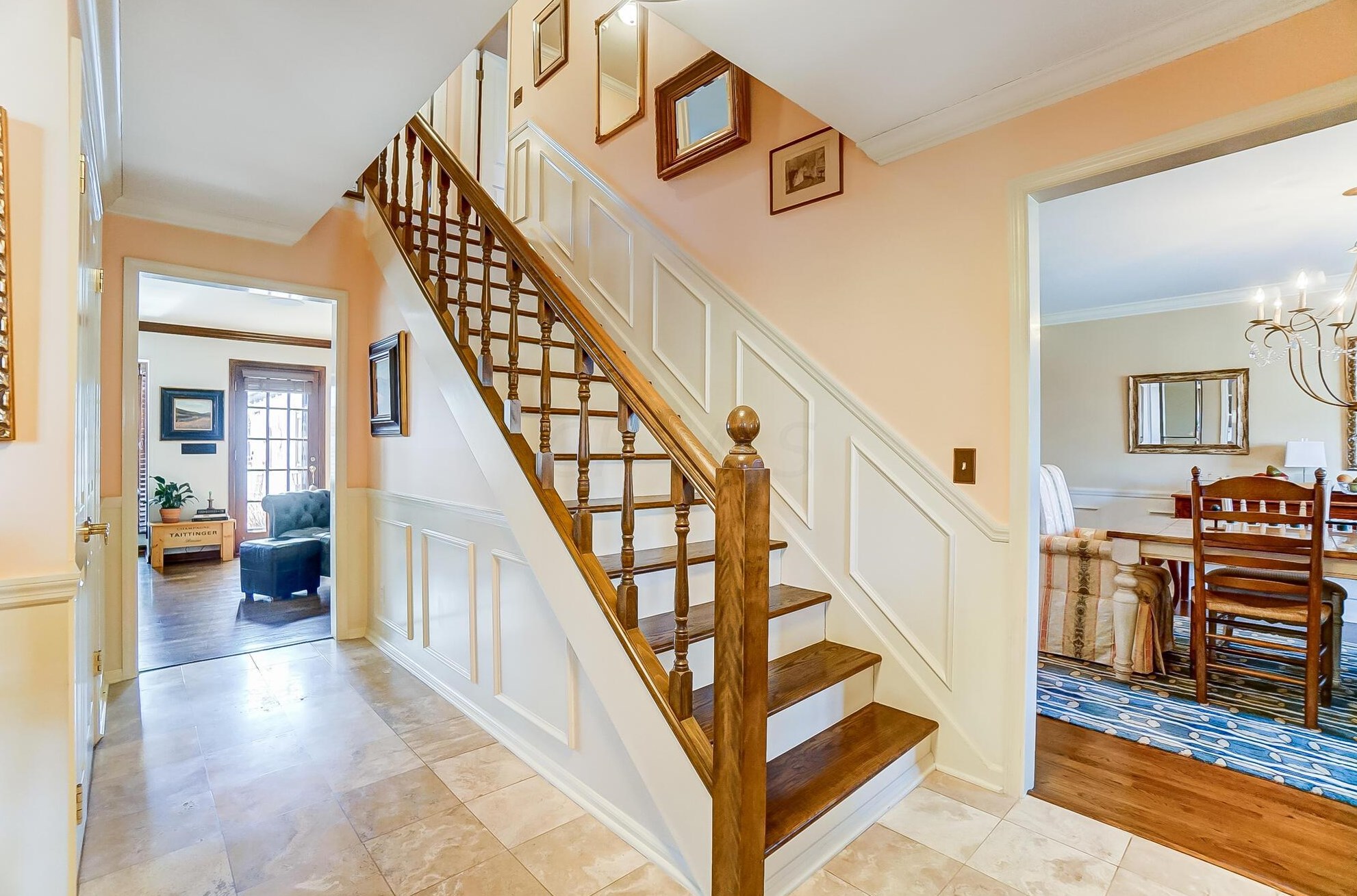 1385 Fountaine Dr, Columbus OH 43221-1523 exterior