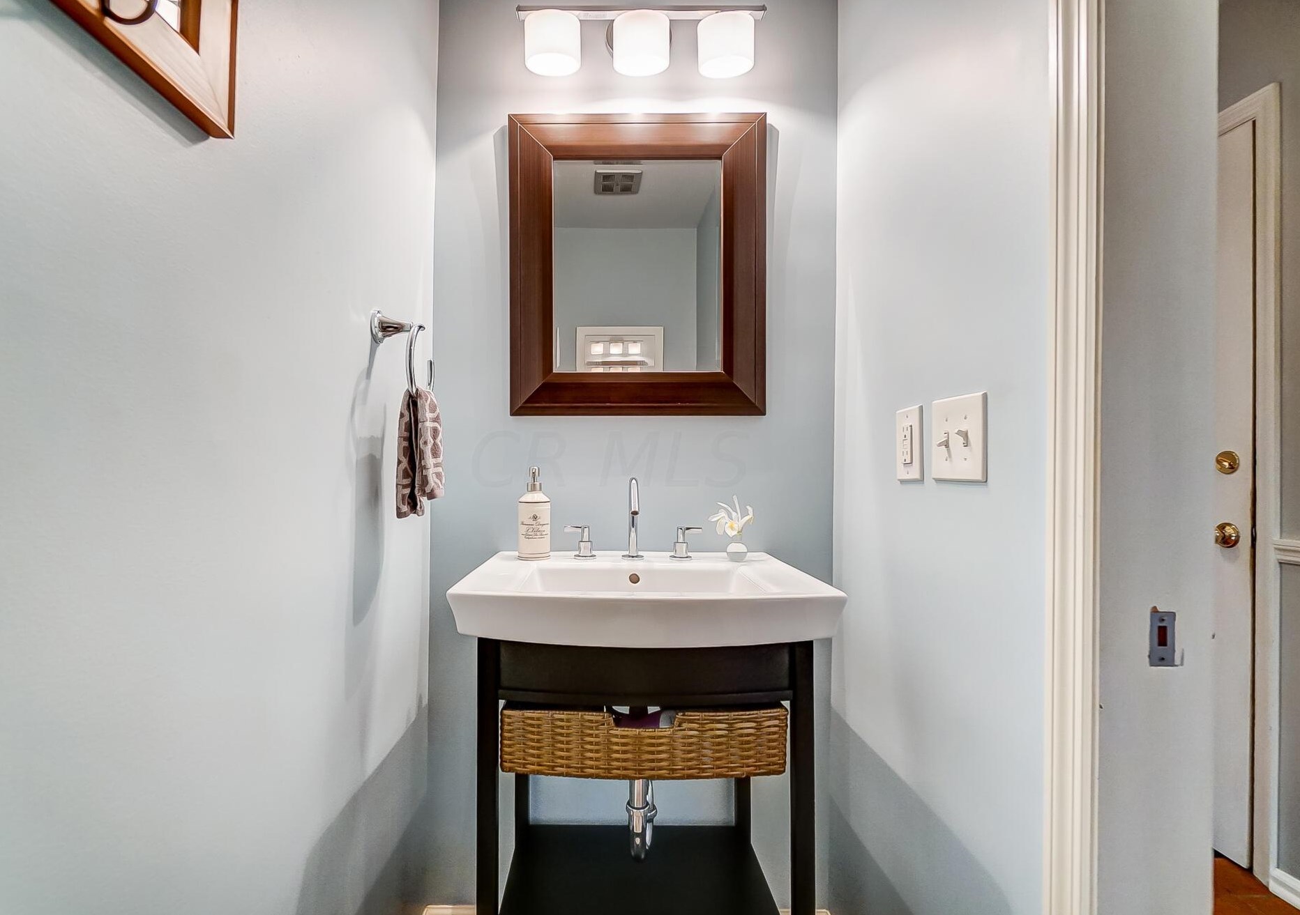 1385 Fountaine Dr, Columbus OH 43221-1523 exterior