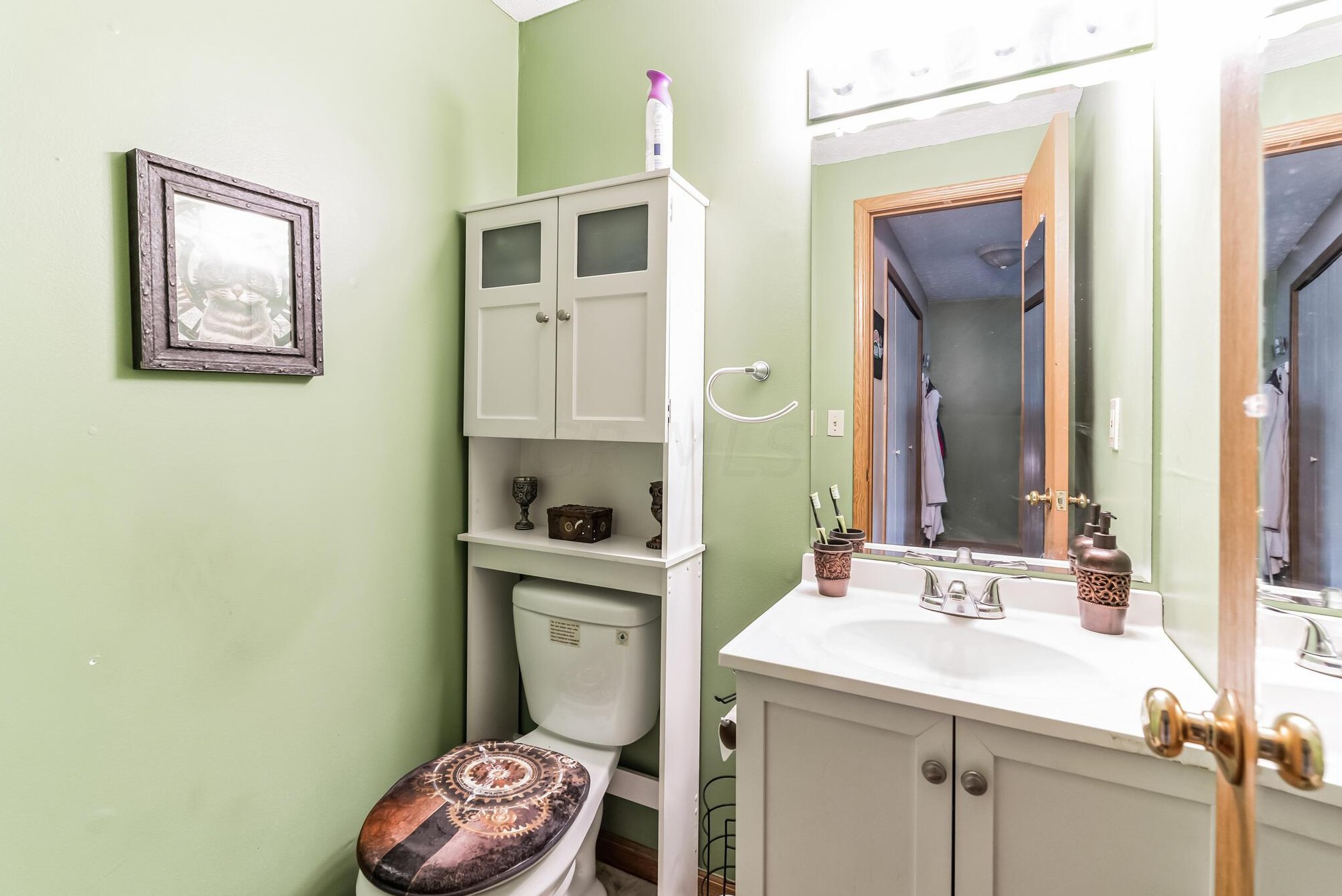 2543 Bridlewood Ct, Columbus OH  43207-8500 exterior