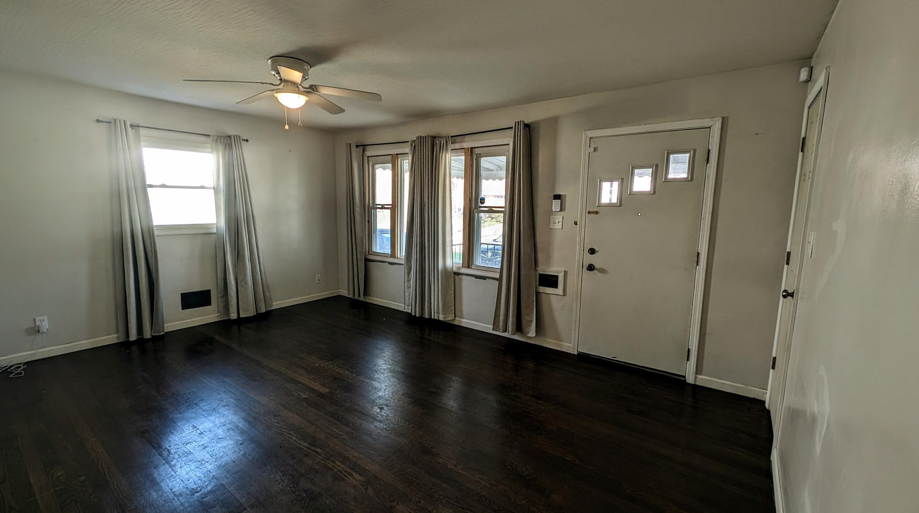 635 Georgian Dr, Columbus, OH 43228-2909