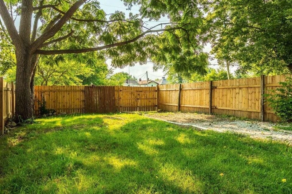 324 Ogden Ave, Columbus OH  43204-3147 exterior