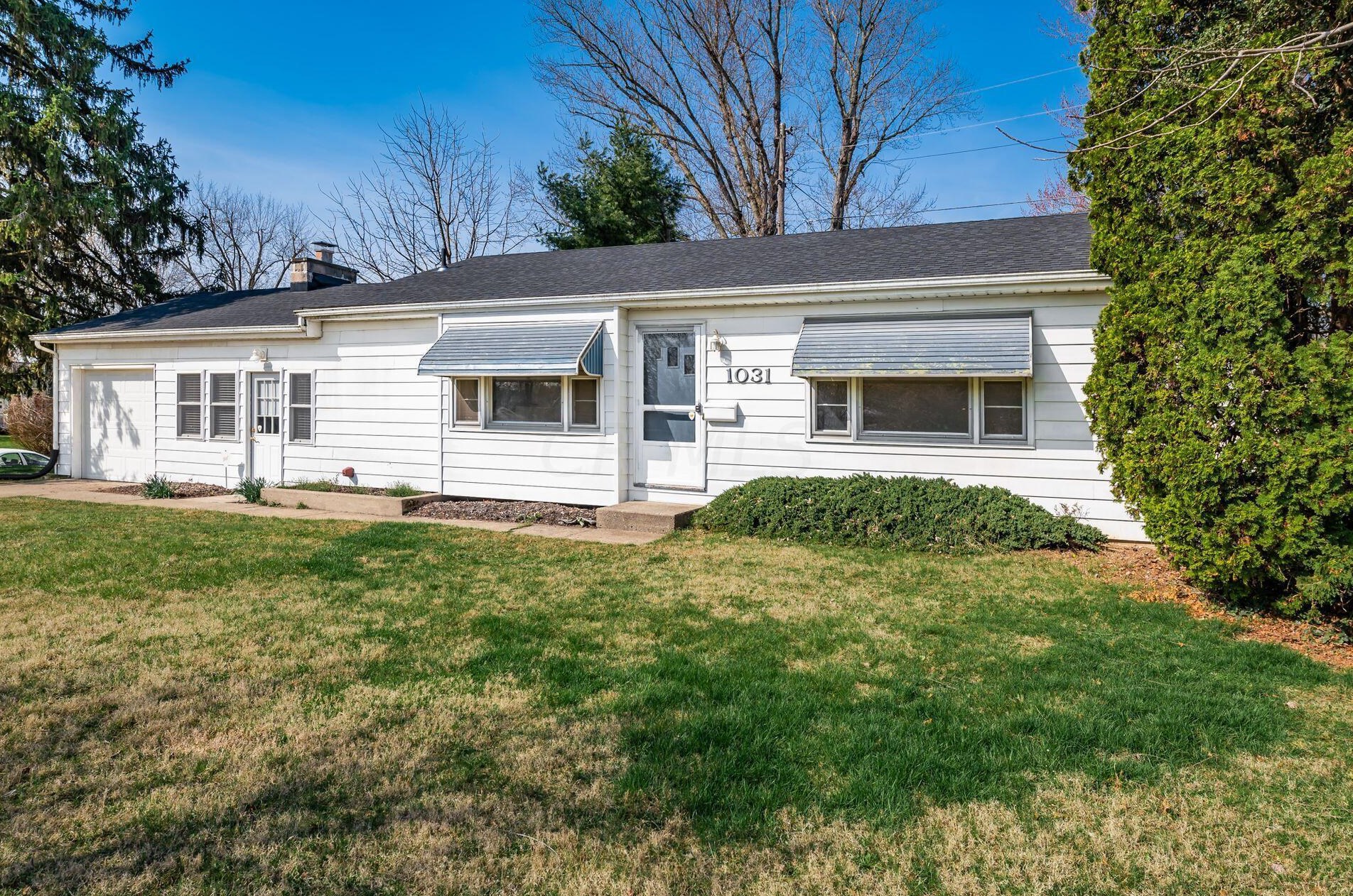 1031 Clayton Dr, Lancaster OH  43130-2030 exterior