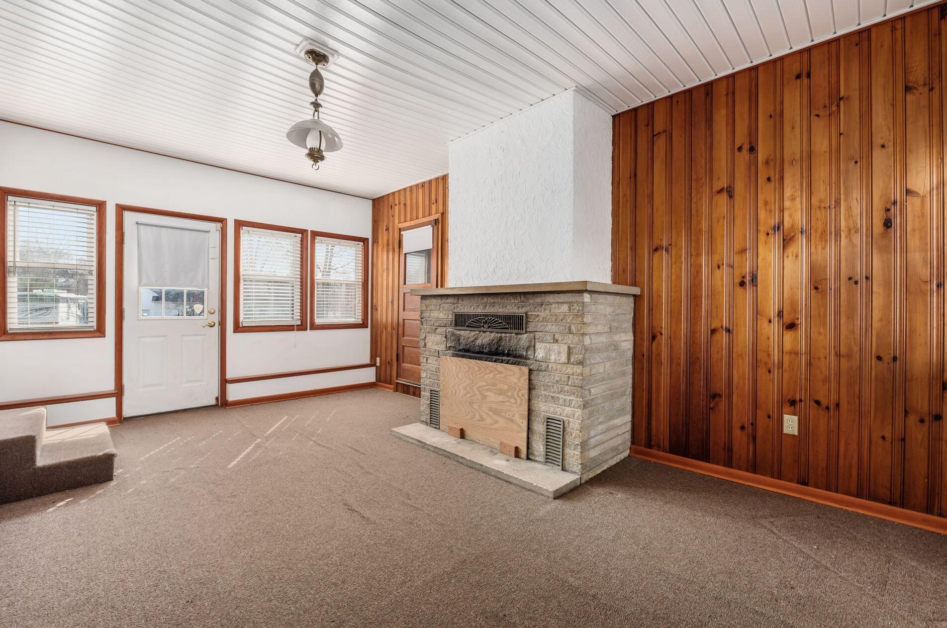 1031 Clayton Dr, Lancaster OH  43130-2030 exterior