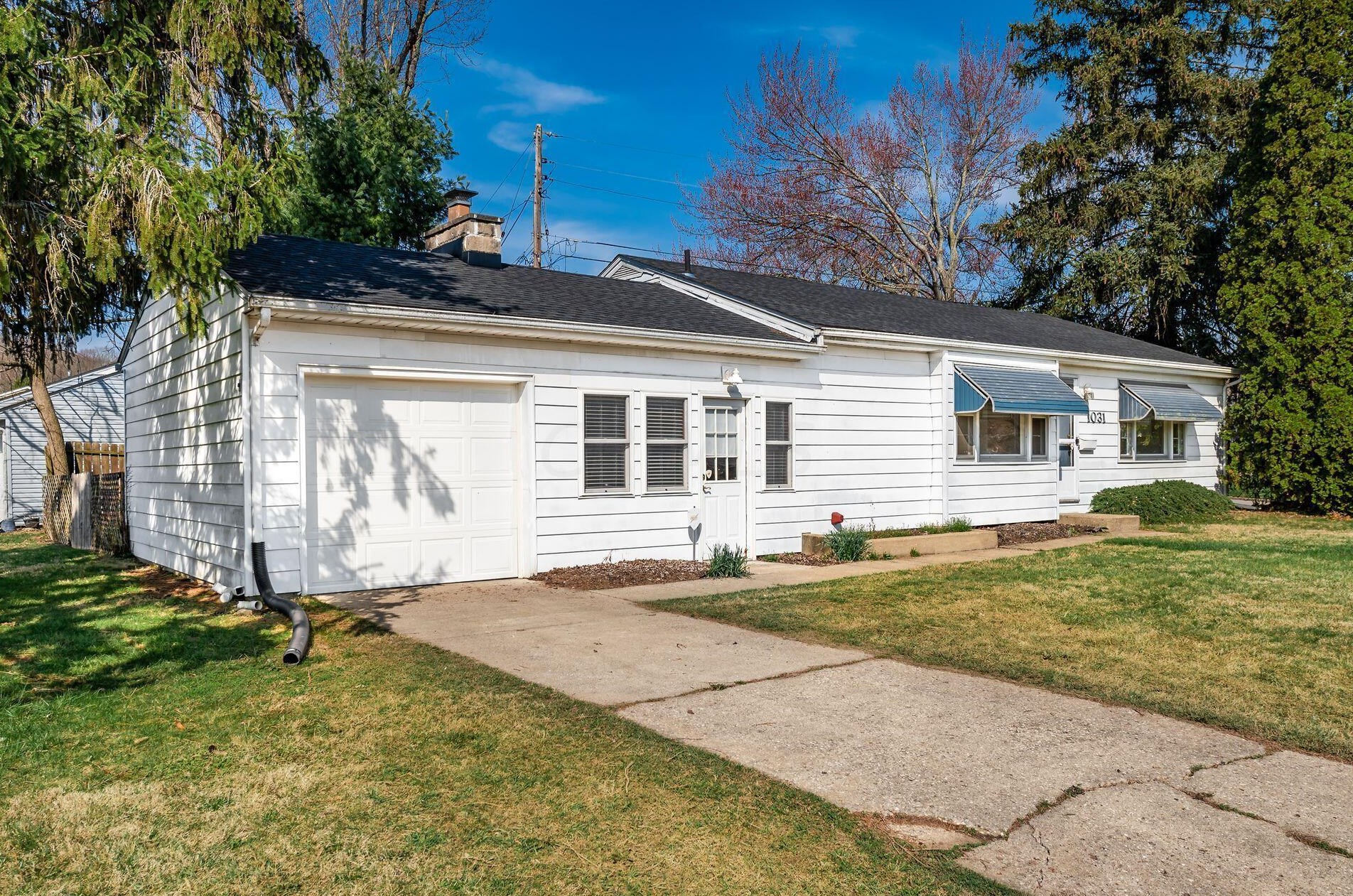 1031 Clayton Dr, Lancaster, OH 43130-2030
