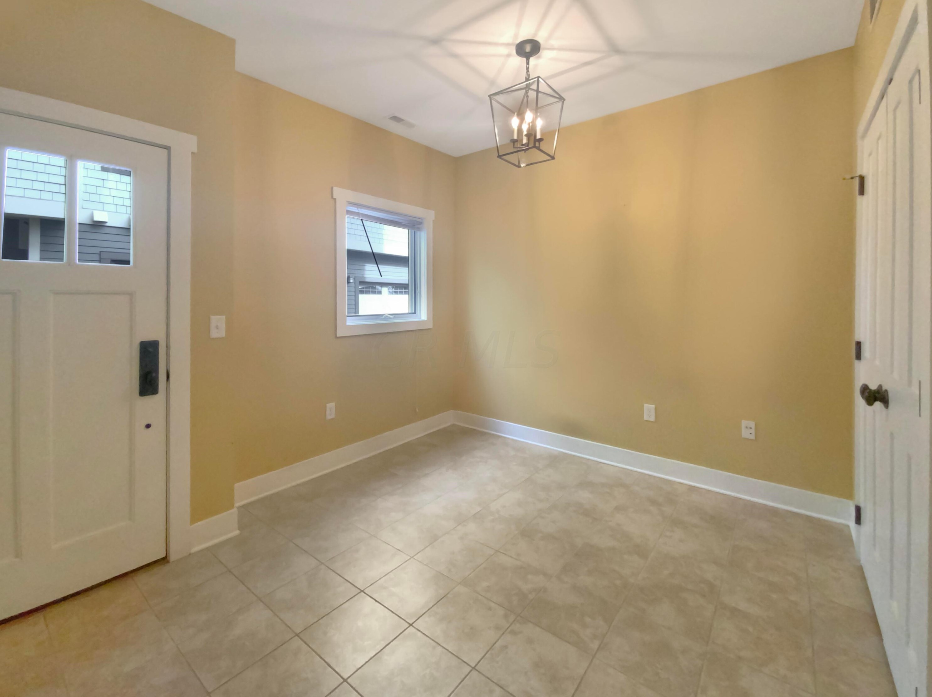 1461 Mews Ct, Columbus, OH 43212-2875