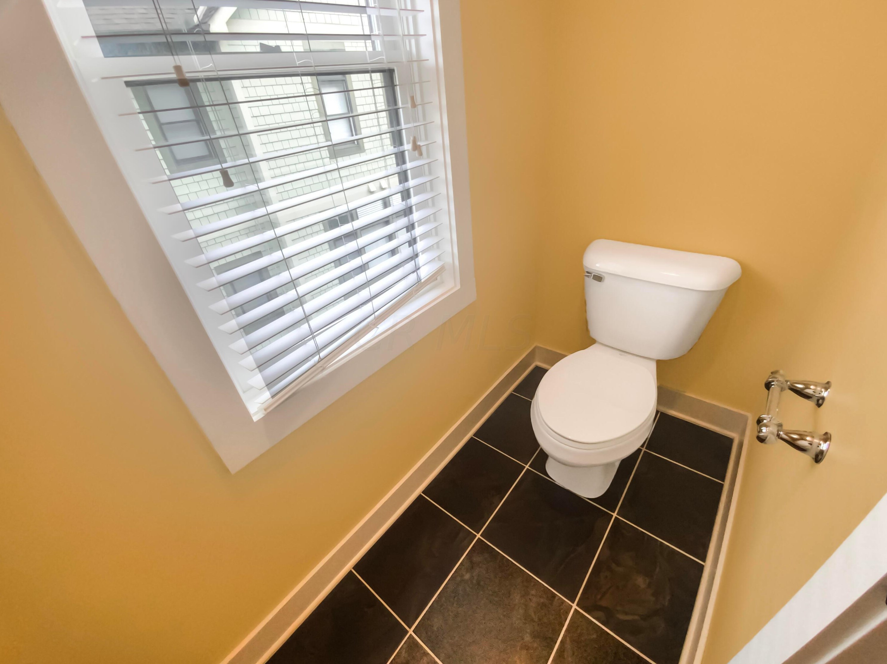 1461 Mews Ct, Columbus OH  43212-2875 exterior