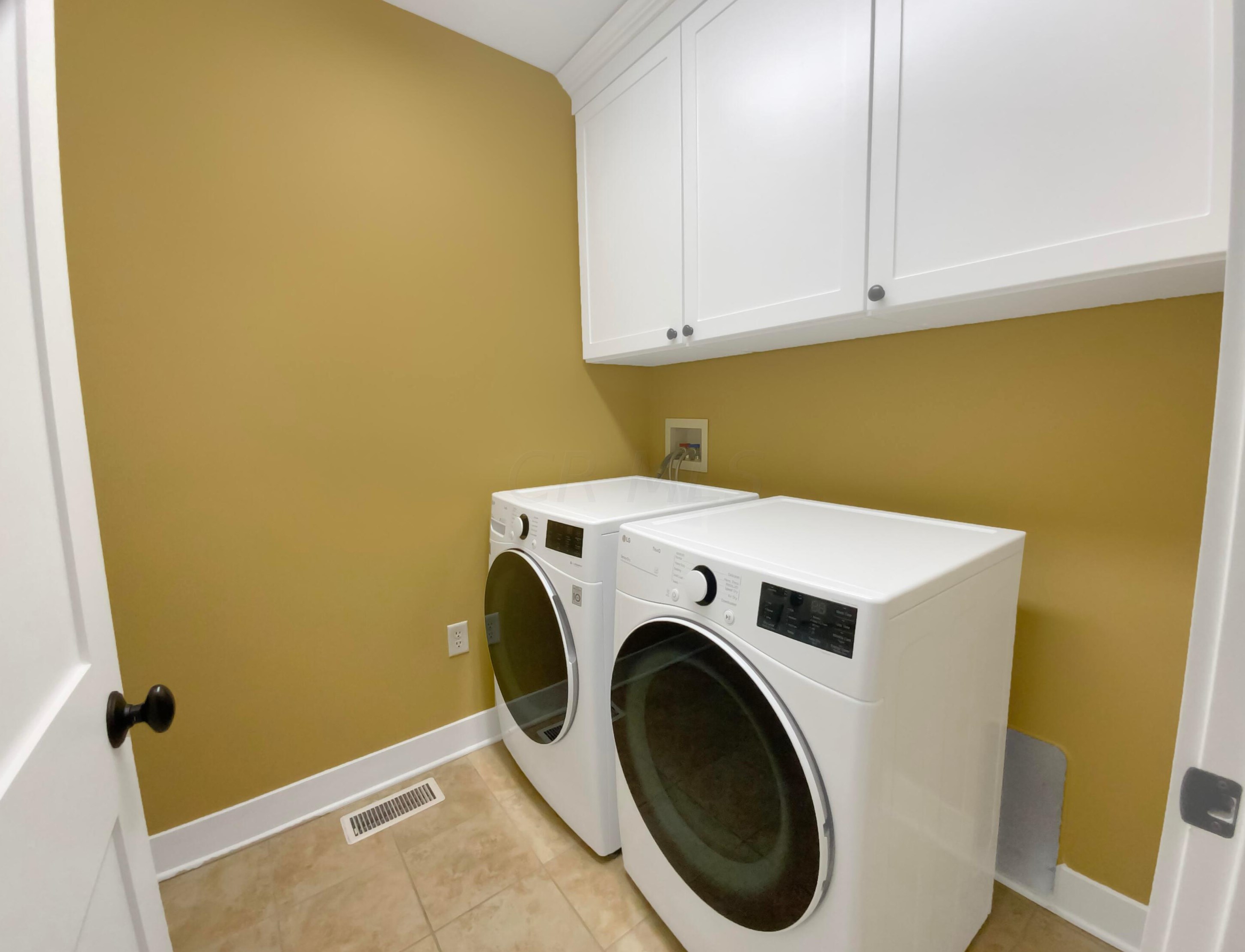 1461 Mews Ct, Columbus OH  43212-2875 exterior