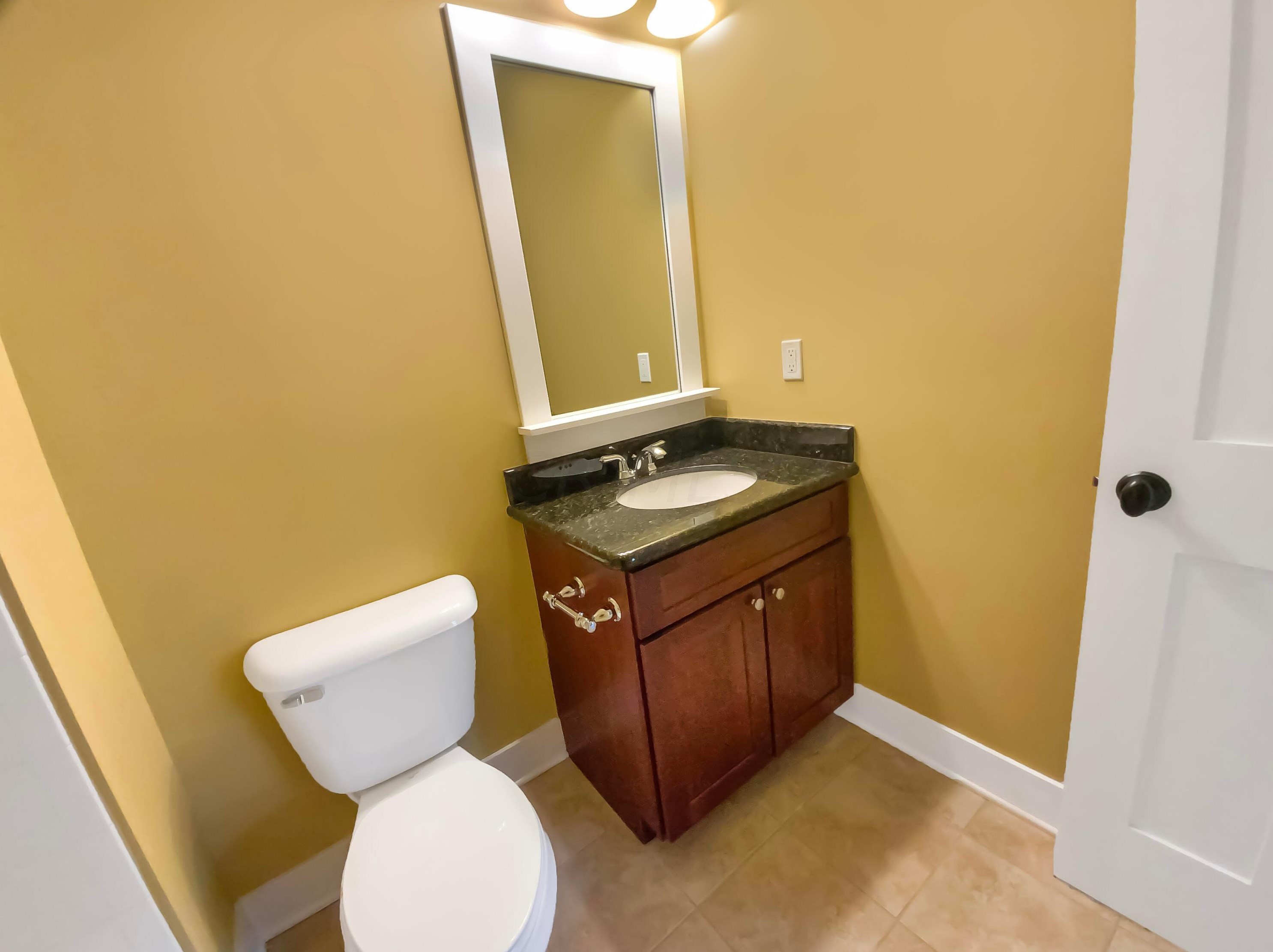 1461 Mews Ct, Columbus OH  43212-2875 exterior