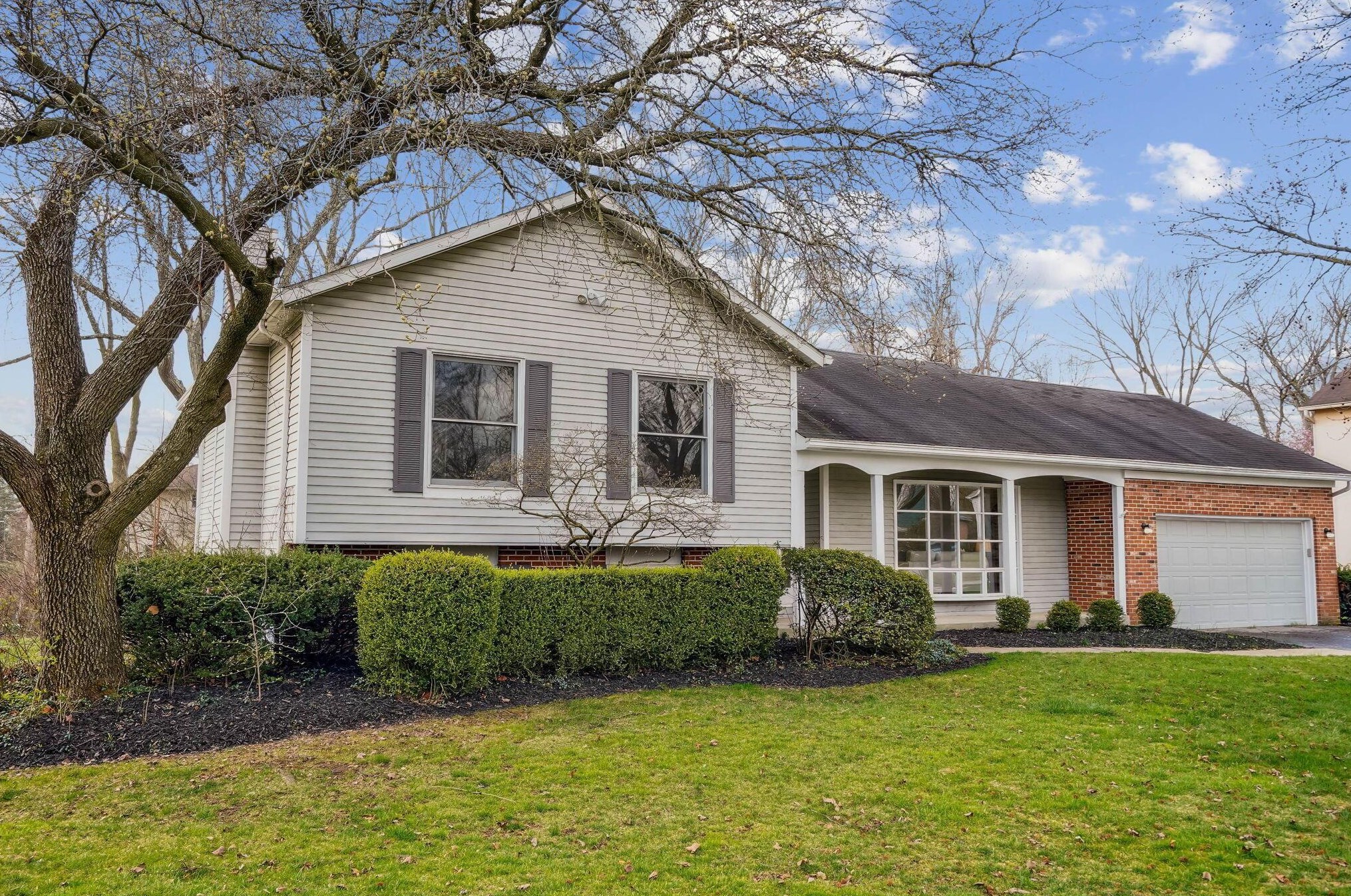 1267 Le Anne Marie Cir, Columbus, OH 43235-7594