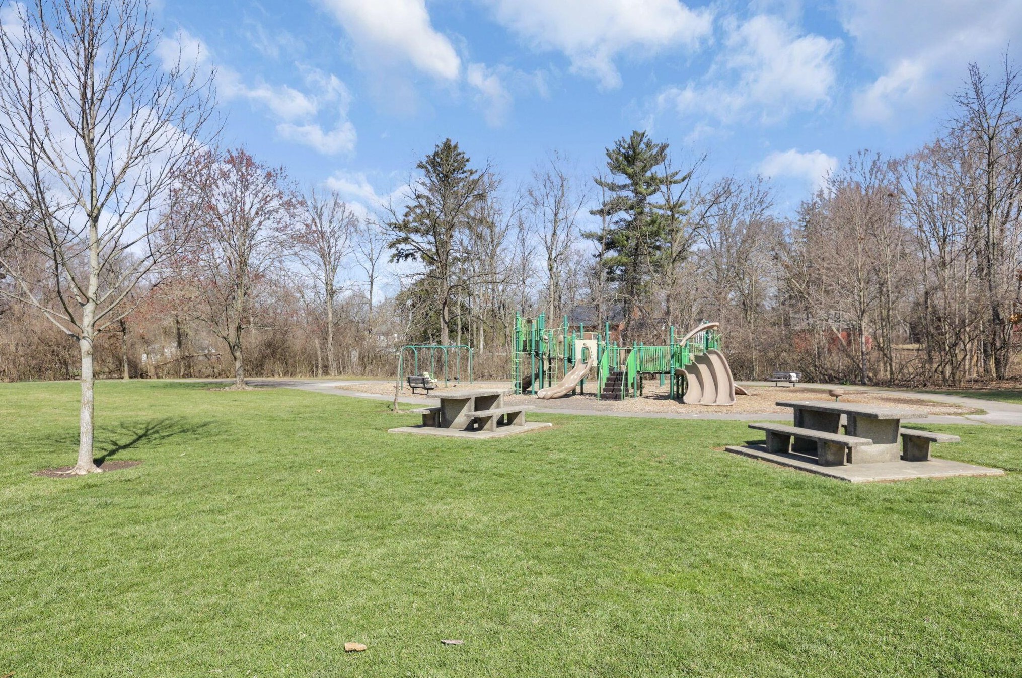 141 Park Rd, Columbus OH 43235-6429 exterior