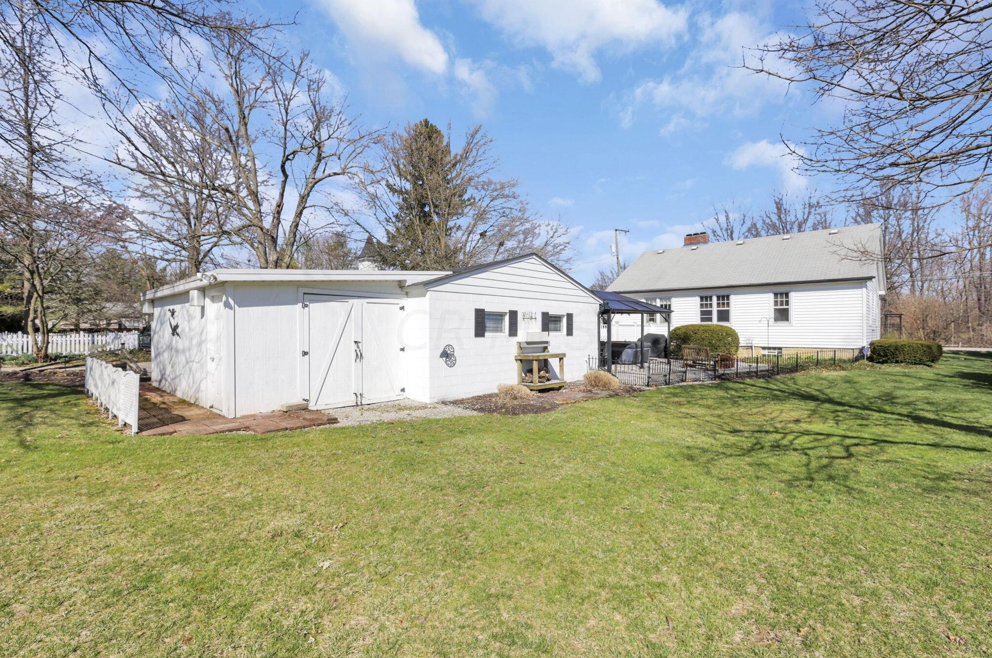 141 Park Rd, Columbus OH 43235-6429 exterior