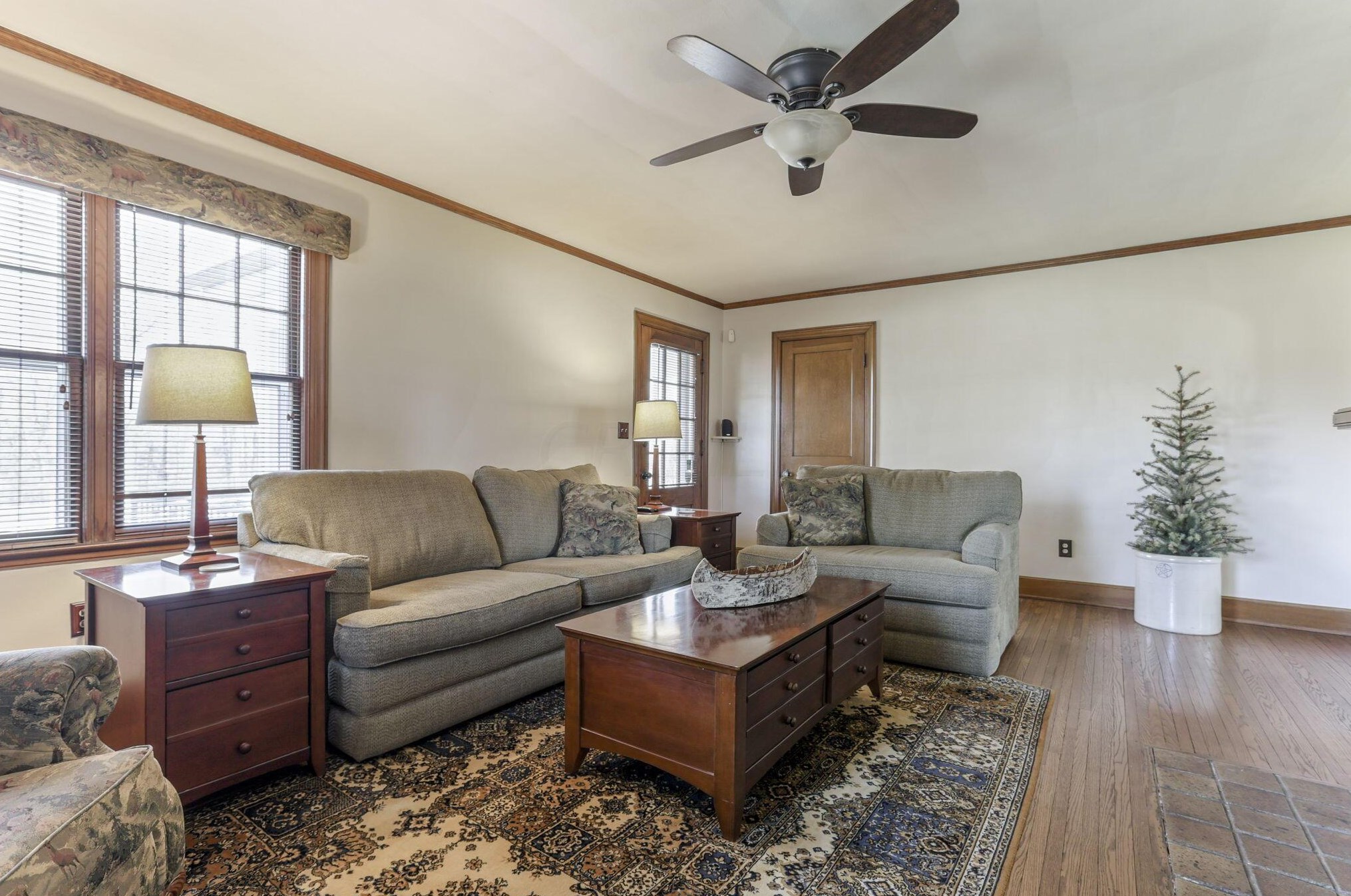 141 Park Rd, Columbus OH 43235-6429 exterior