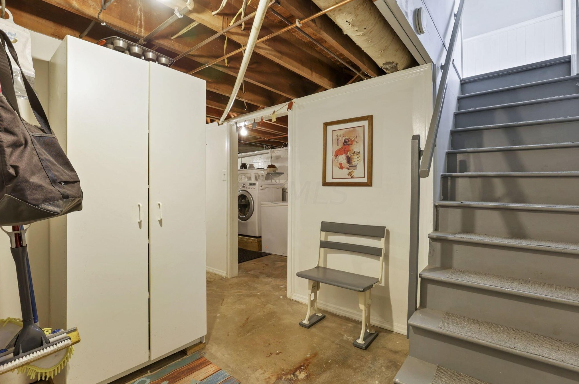 141 Park Rd, Columbus OH 43235-6429 exterior