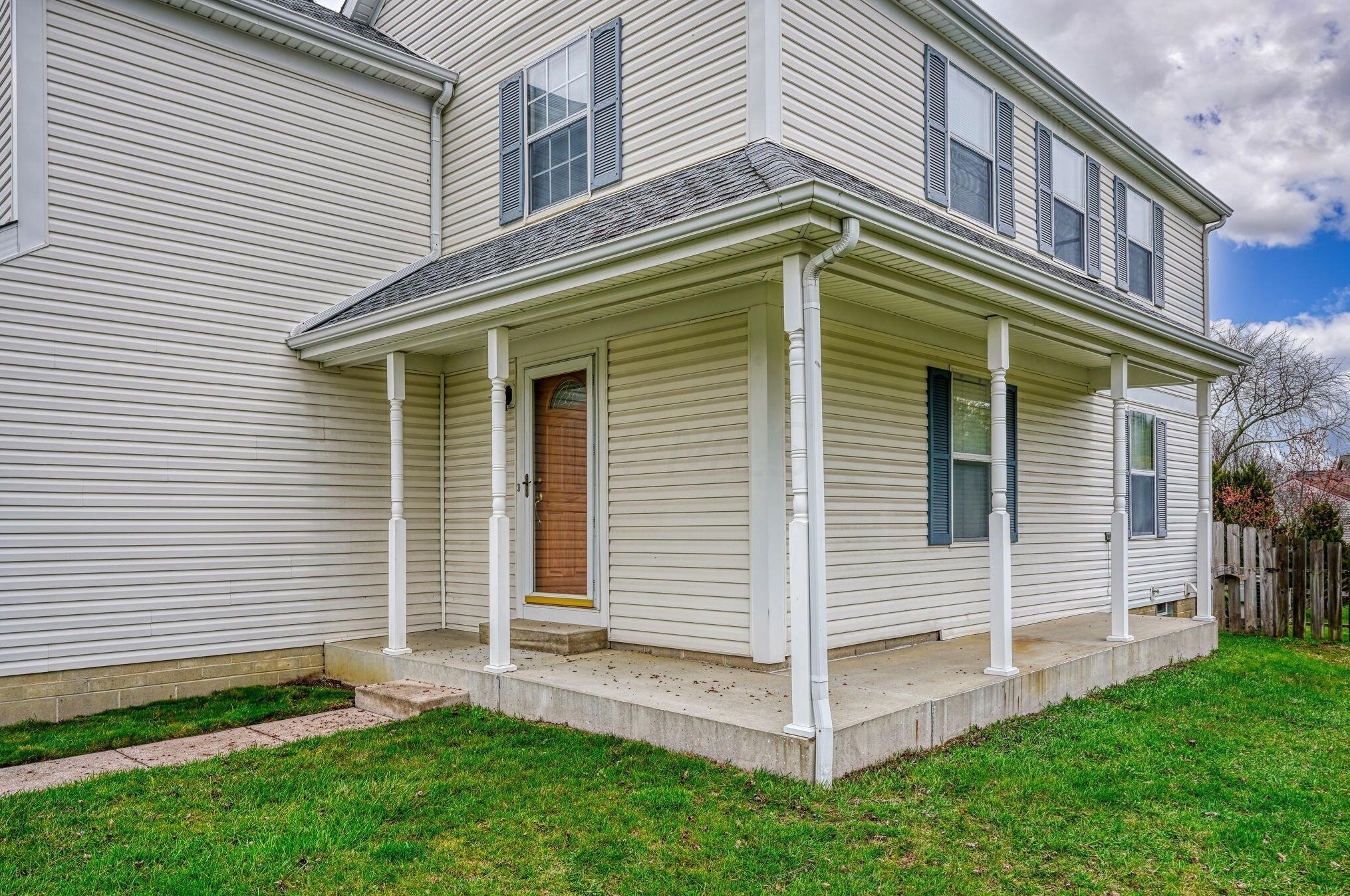 4880 Dexter Falls Rd, Columbus, OH 43221-5727