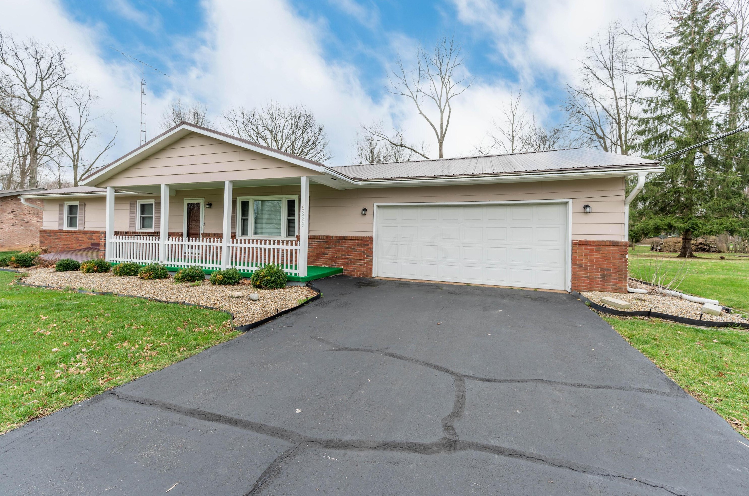 823 Scenic Dr, Marion, OH 43302-8323