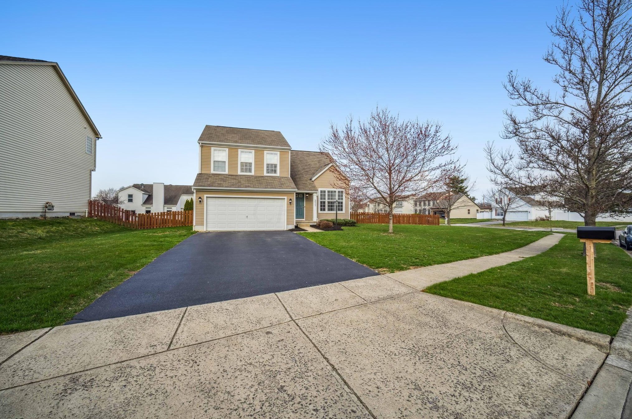 211 Marie Ave, Pickerington, OH 43147-2102