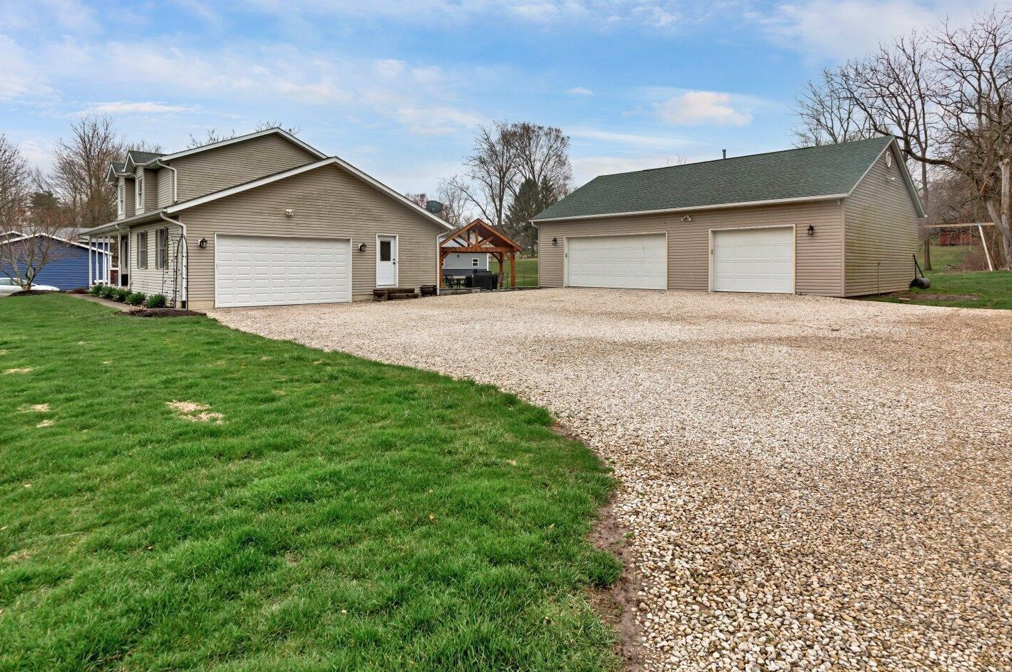 4550 Watkins Rd, Pataskala, OH 43062-8569