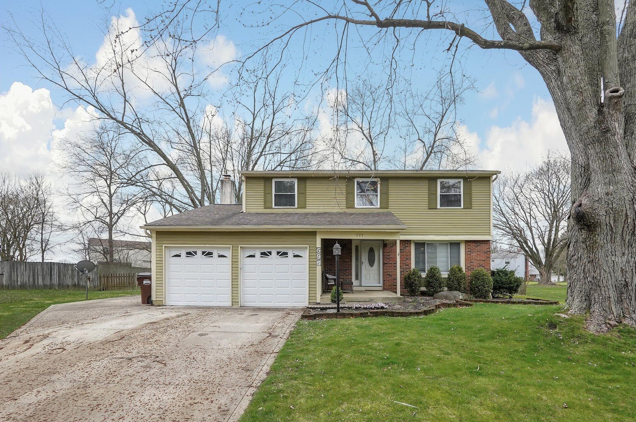 595 Pickerington Hills Dr, Pickerington, OH 43147-1368