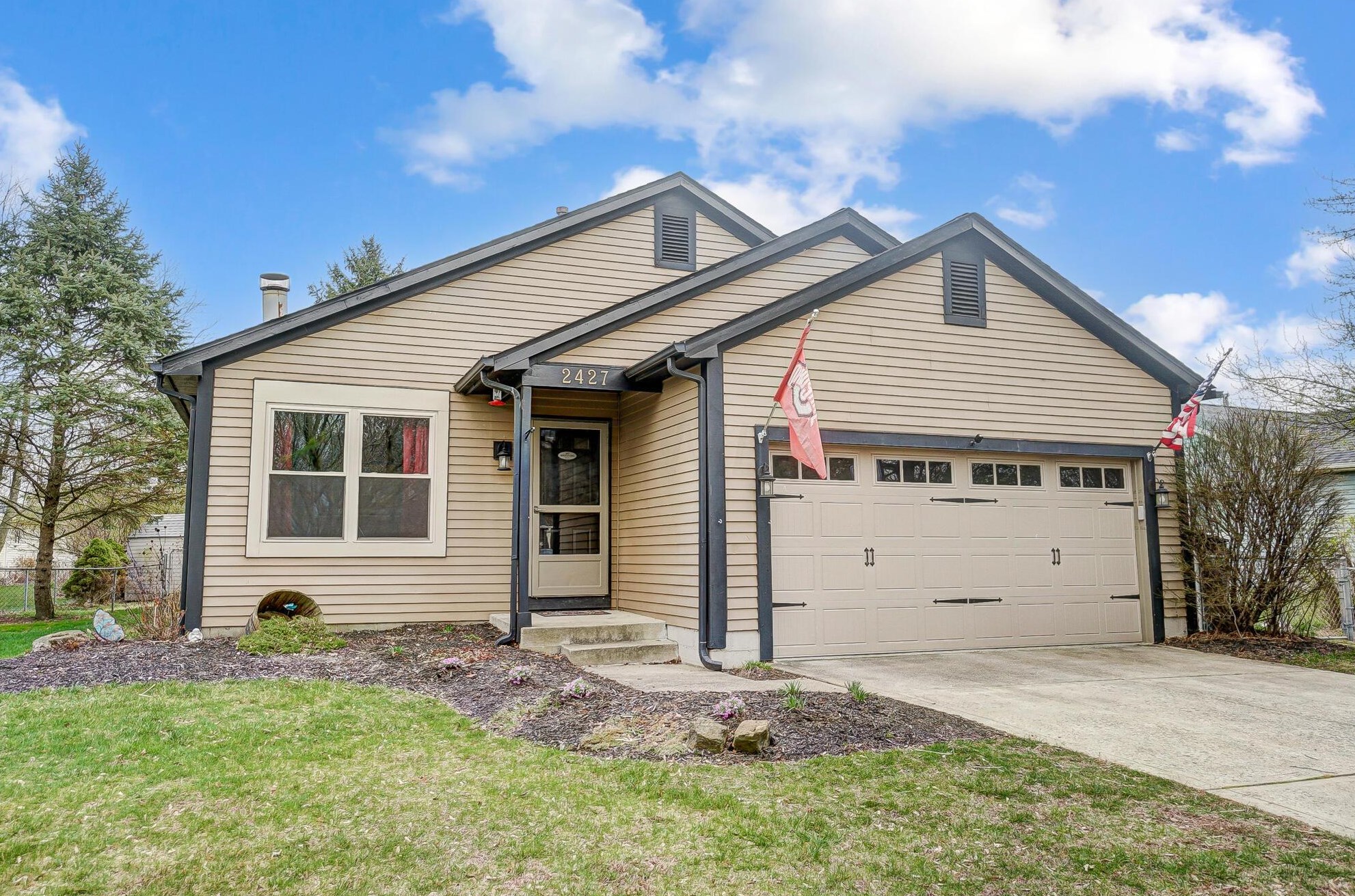 2427 Fernwood Ave, Darbydale, OH 43123