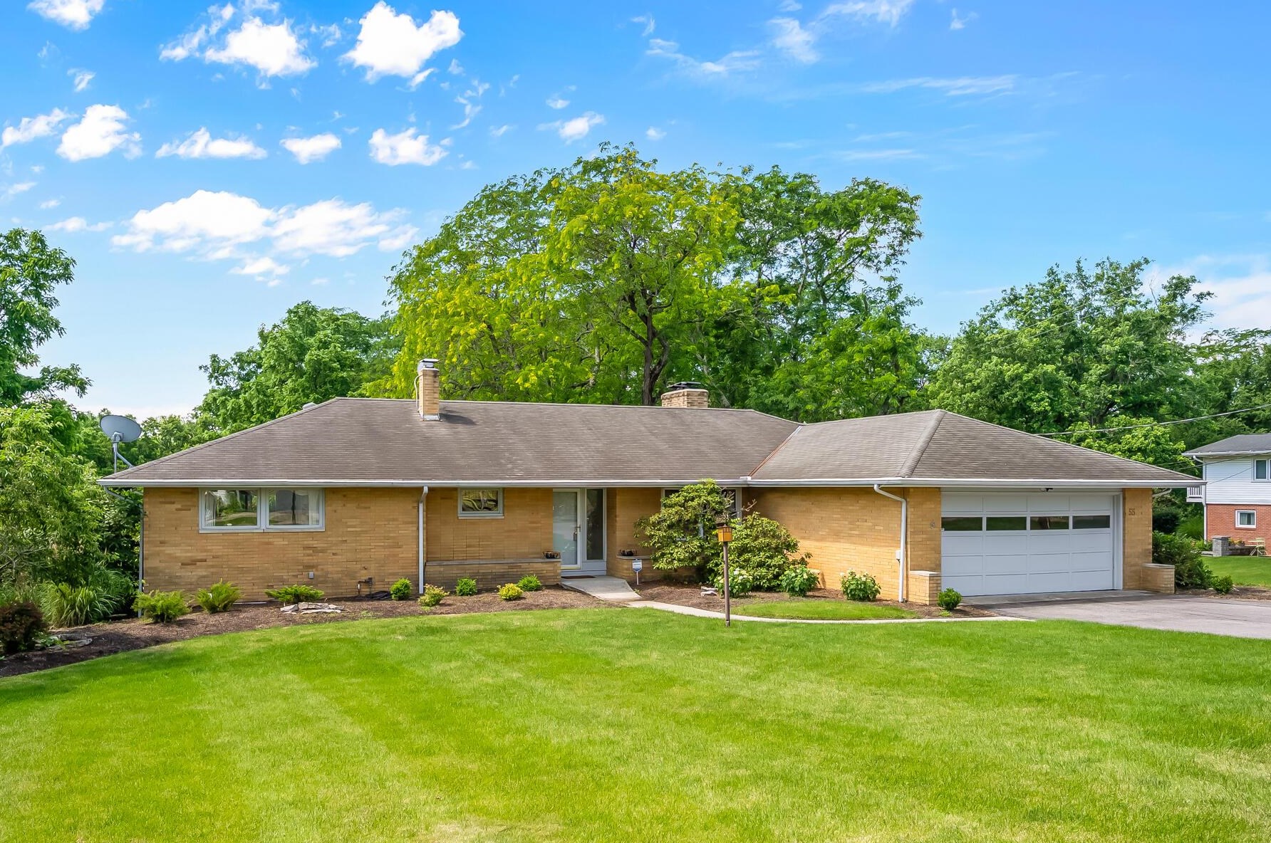 55 Hillside Dr, Delaware, OH 43015