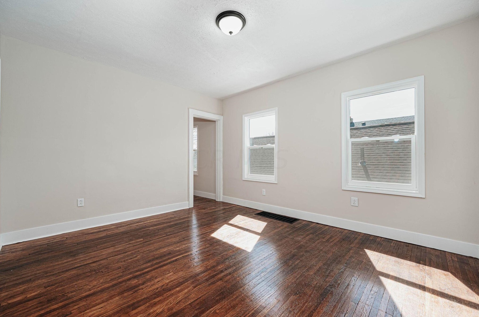 55 Huron Ave, Columbus OH 43204-2666 exterior