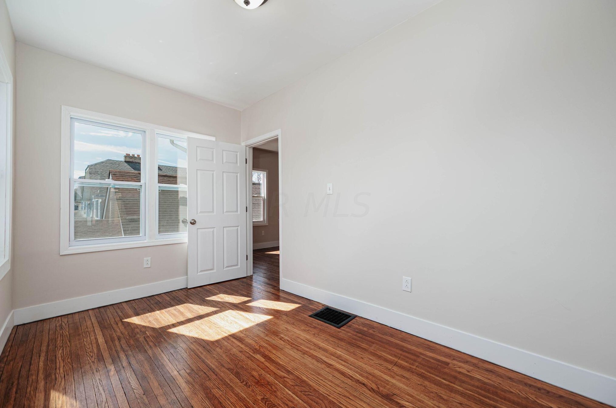 55 Huron Ave, Columbus OH 43204-2666 exterior