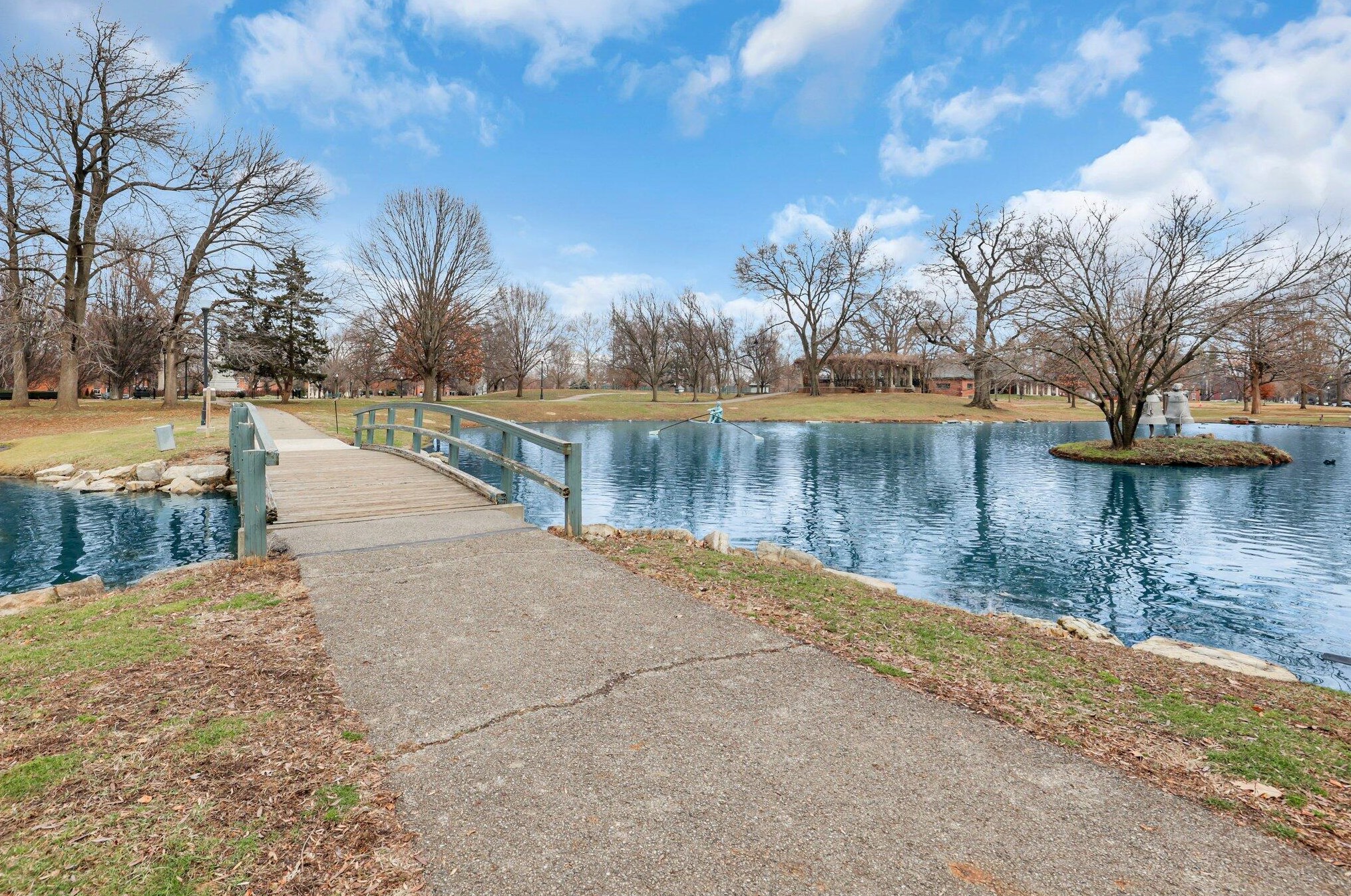 165 Frebis Ave, Columbus OH 43206-3725 exterior