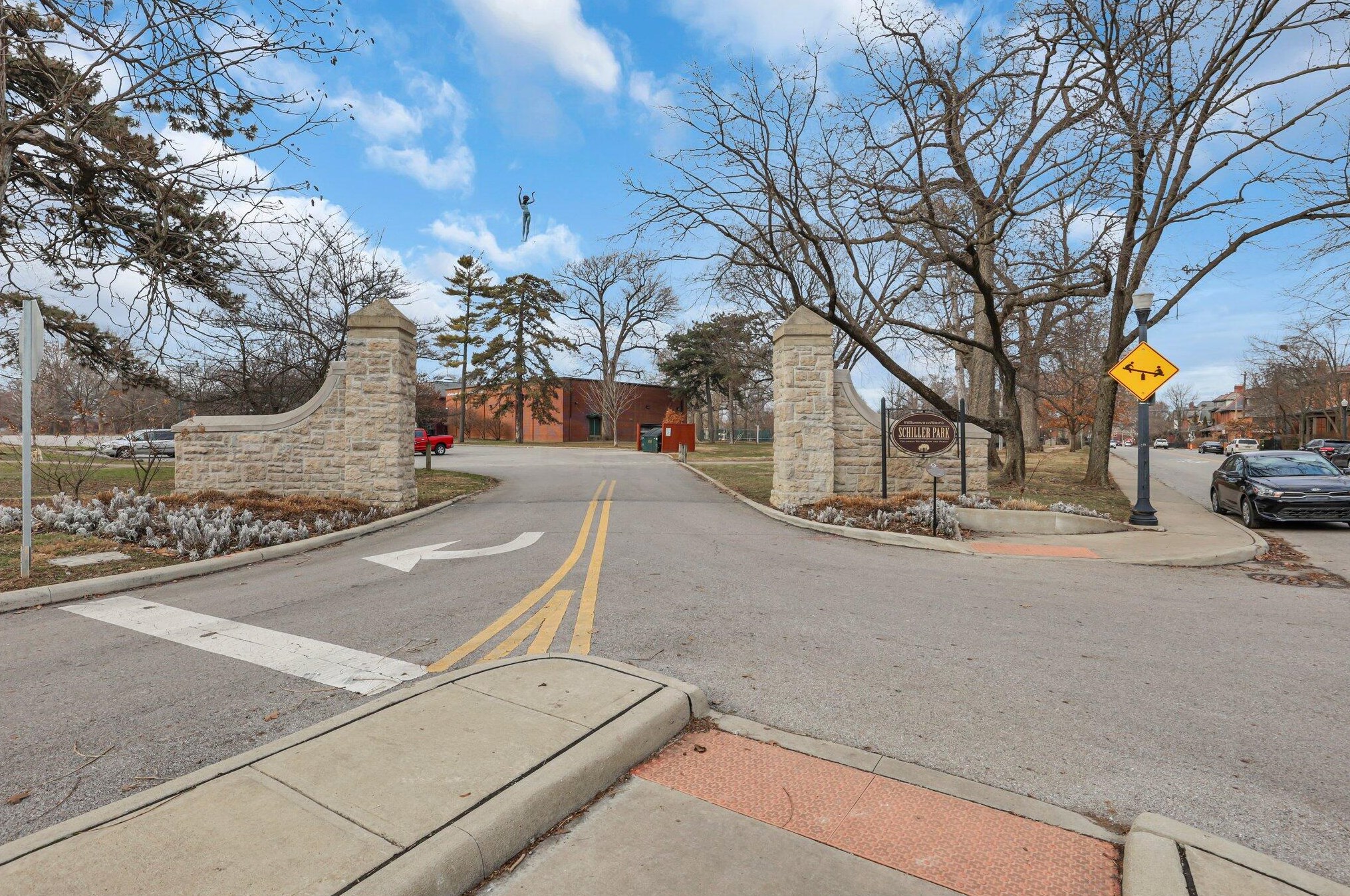 165 Frebis Ave, Columbus OH 43206-3725 exterior