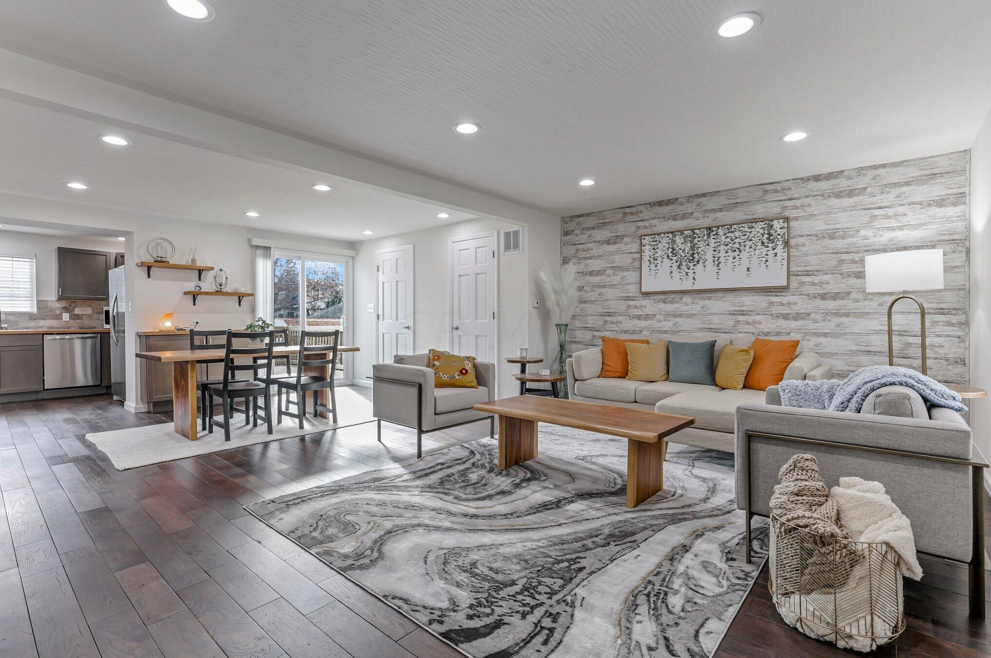 165 Frebis Ave, Columbus OH 43206-3725 exterior