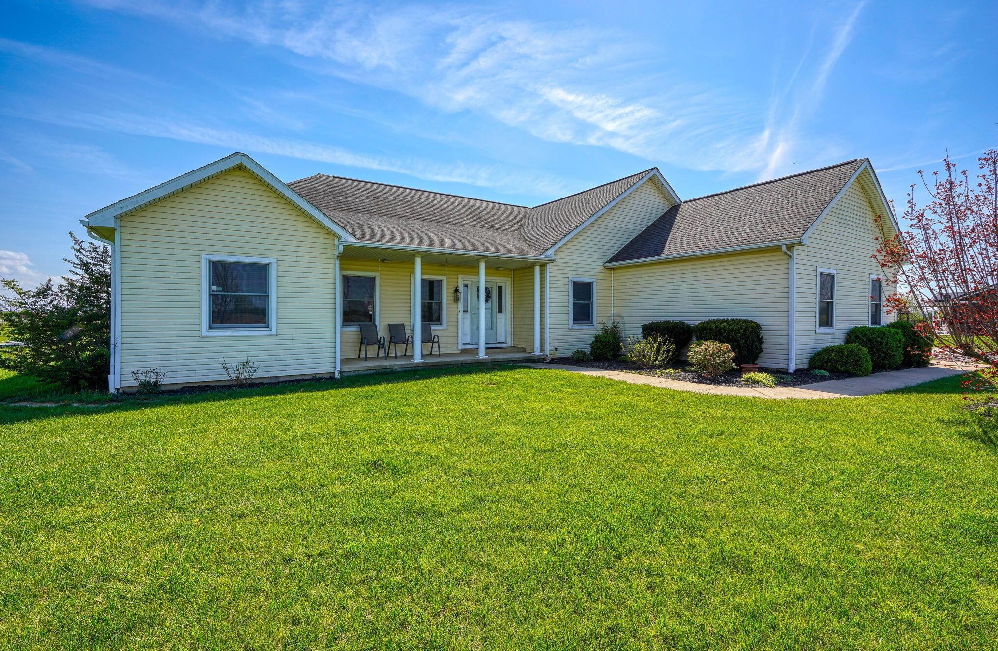 3865 Miller Rd, Ashville, OH 43103-9527