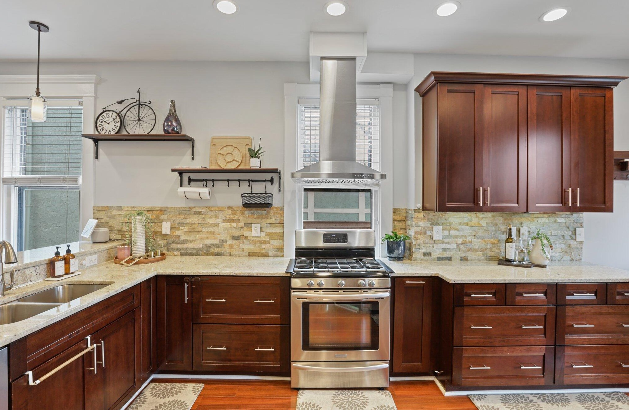 310 Beck St, Columbus OH  43206-1278 exterior