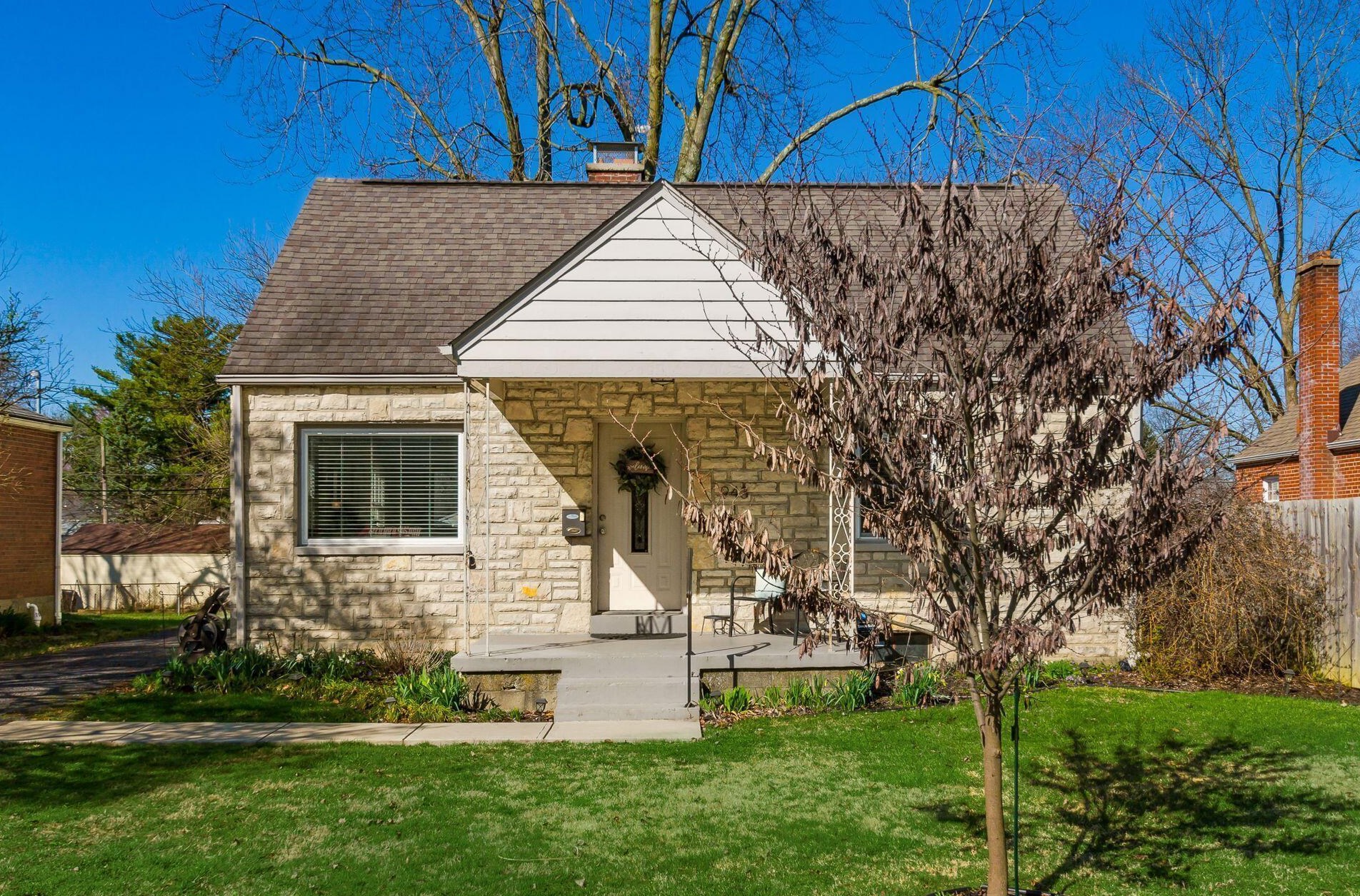 943 Chesterfield Rd, Columbus, OH 43209-2633