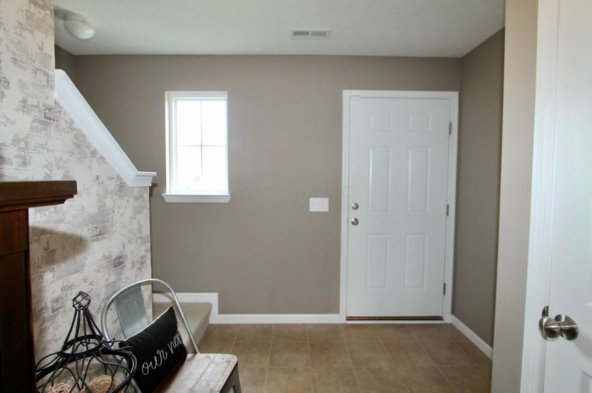 1399 Celtic Dr, Pataskala, OH 43062-8018