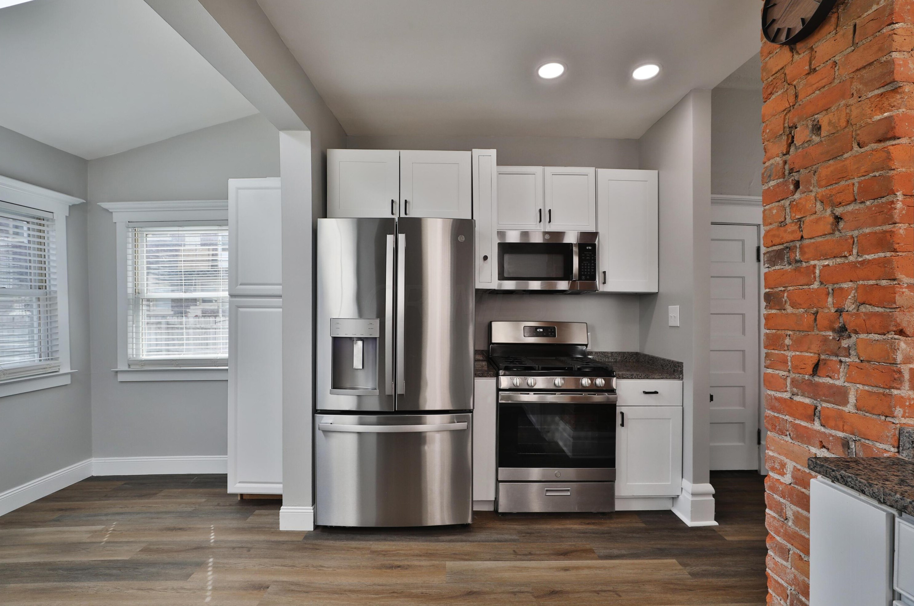 2346 Summit St, Columbus OH  43202-3112 exterior