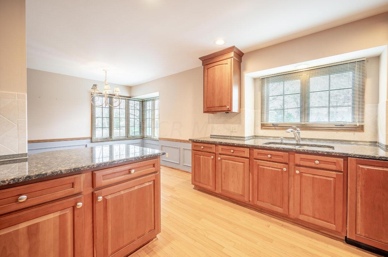 5882 Rothesay Ct, Dublin OH  43017-9447 exterior