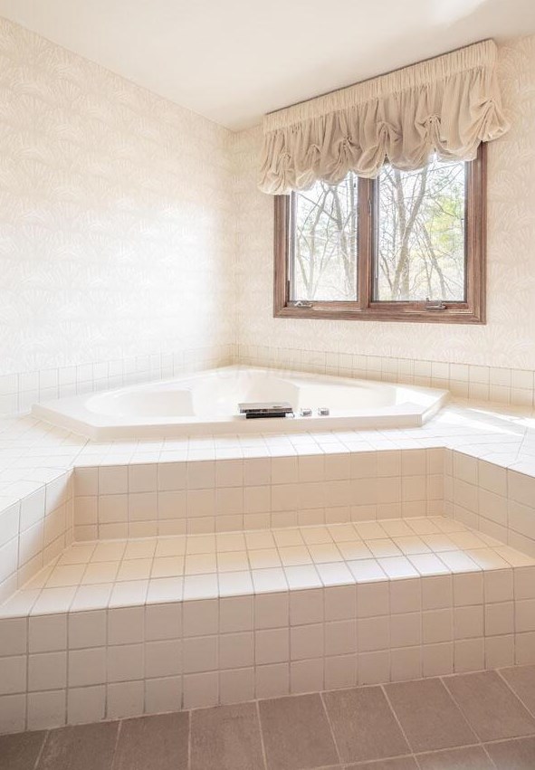 5882 Rothesay Ct, Dublin OH  43017-9447 exterior