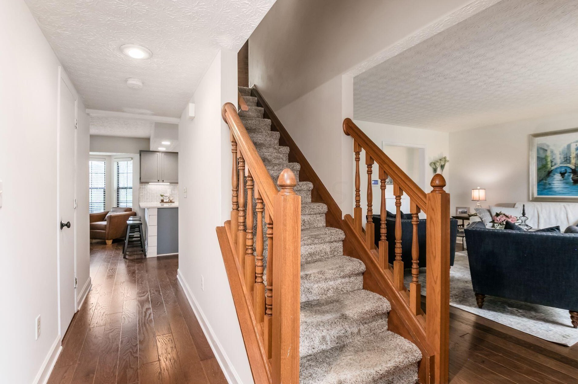 3847 Schooner Ct, Columbus, OH 43221-4814