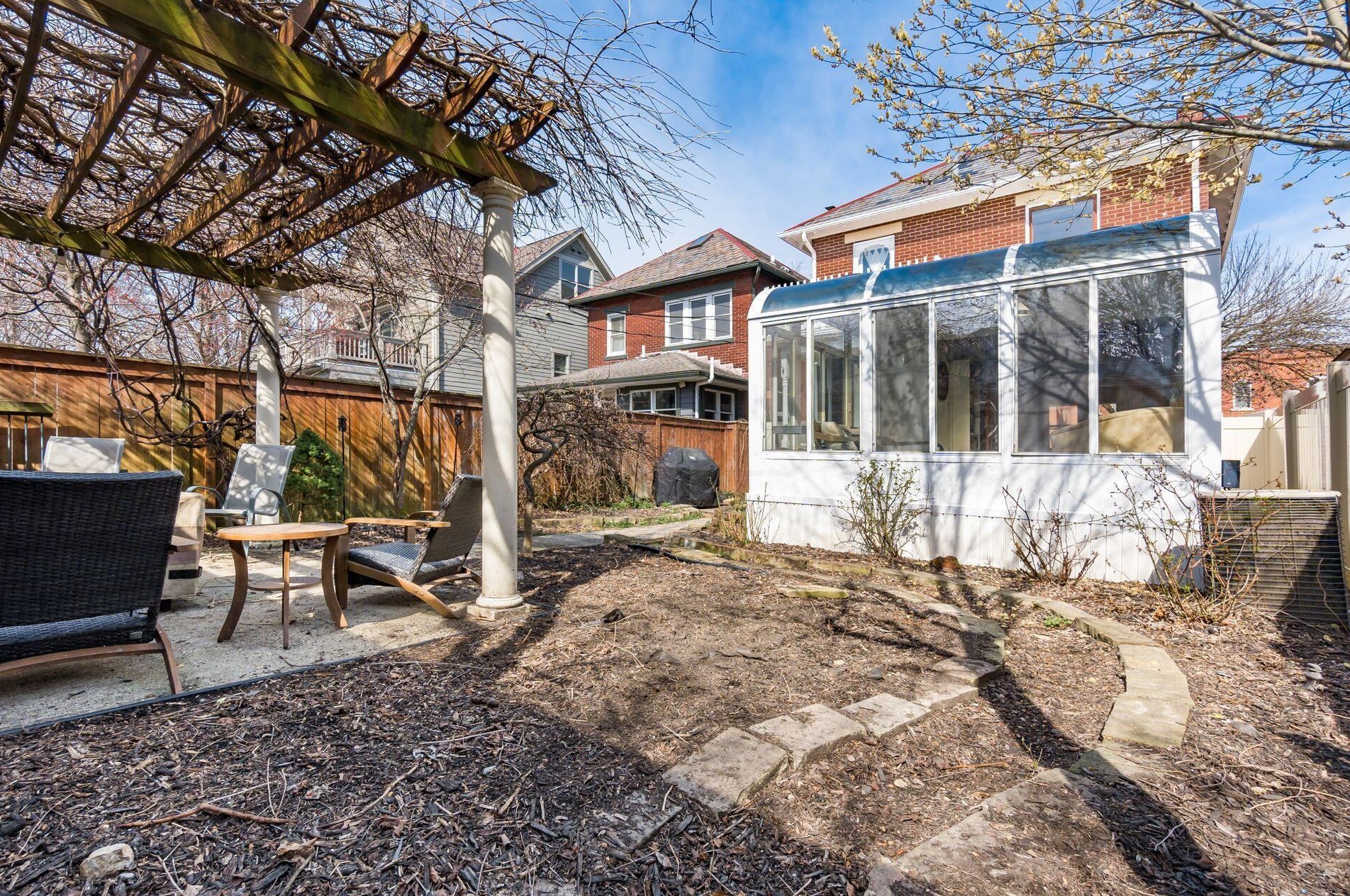 355 Forest St, Columbus OH 43206-1612 exterior