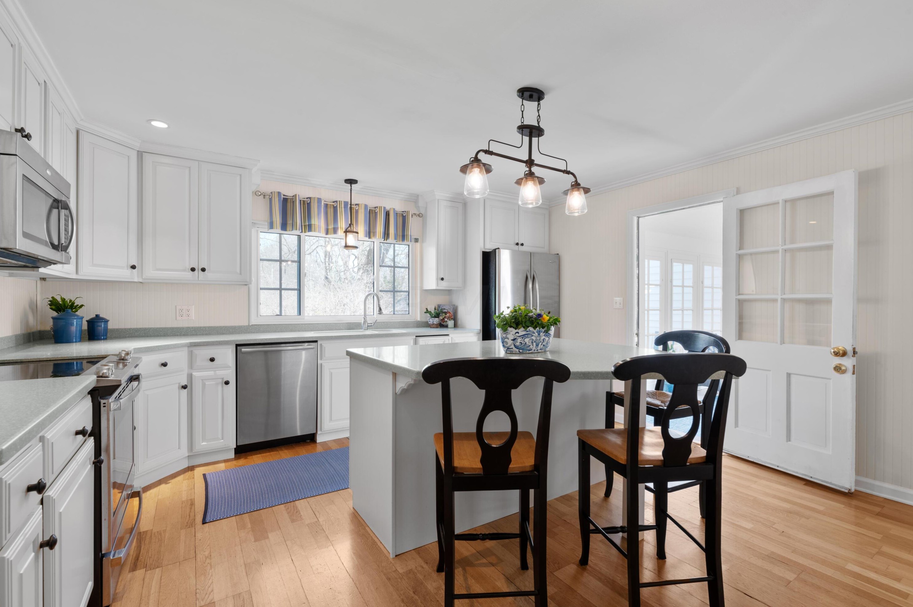 4248 Dublin Rd, Columbus OH 43221-5000 exterior