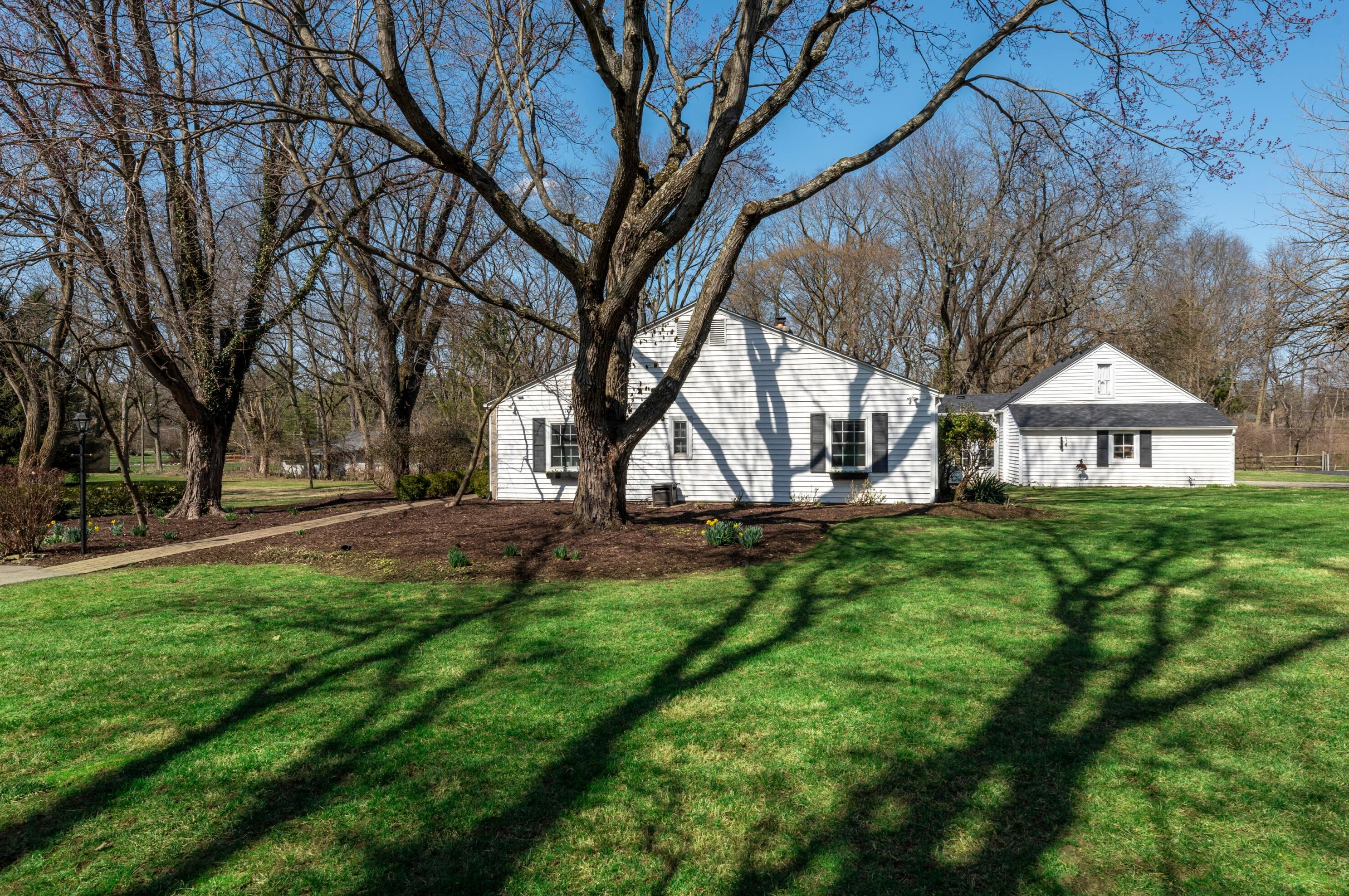 4248 Dublin Rd, Columbus OH 43221-5000 exterior