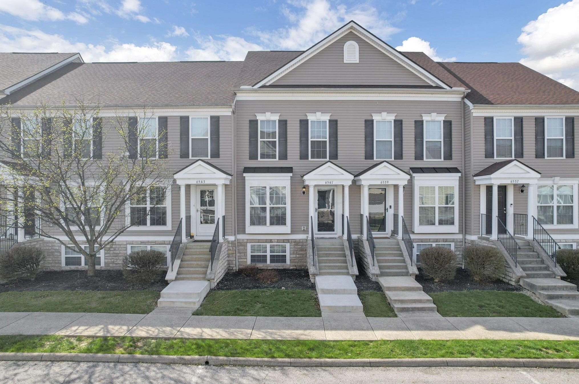 6541 Nottinghill Trail Dr, Cnl Wnchstr, OH 43110