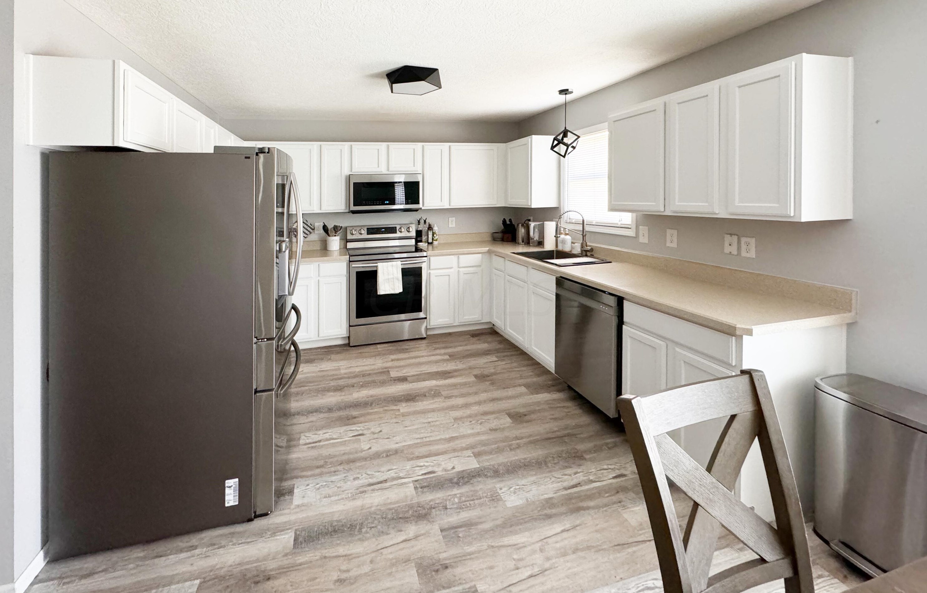 2886 Alderwood Dr, Columbus OH  43219-5043 exterior