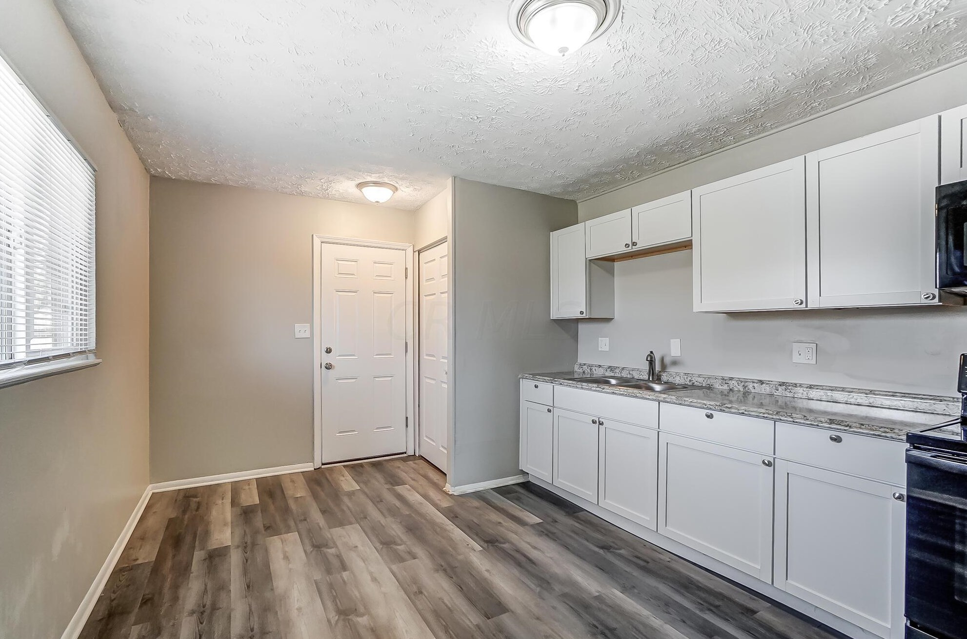 3044 Fairwood Ave, Columbus OH 43207-3273 exterior