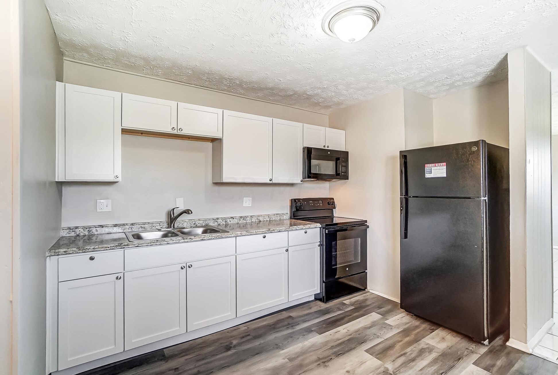 3044 Fairwood Ave, Columbus OH 43207-3273 exterior